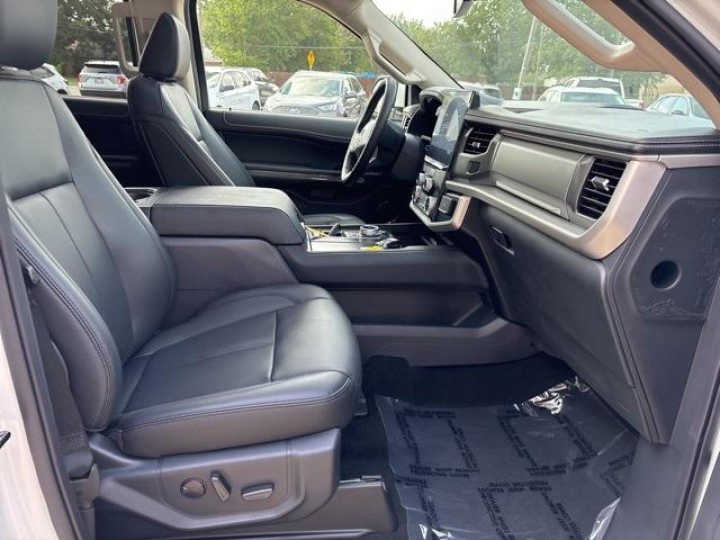 2024 White Metallic /Black Onyx Ford Expedition XLT (1FMJU1H87RE) with an EcoBoost 3.5L V6 GTDi DOHC 24V Twin Turbocharged engine, Automatic transmission, located at 1105 E Mulberry, Kaufman, TX, 75142, (972) 962-2151, 32.589550, -96.300926 - Photo#20