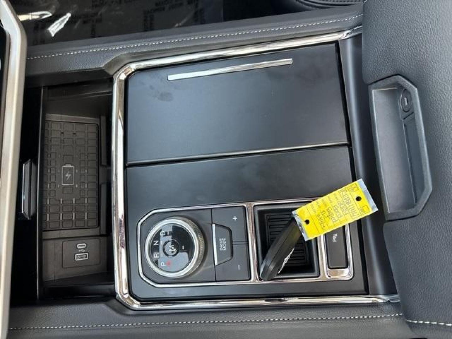 2024 White Metallic /Black Onyx Ford Expedition XLT (1FMJU1H87RE) with an EcoBoost 3.5L V6 GTDi DOHC 24V Twin Turbocharged engine, Automatic transmission, located at 1105 E Mulberry, Kaufman, TX, 75142, (972) 962-2151, 32.589550, -96.300926 - Photo#29