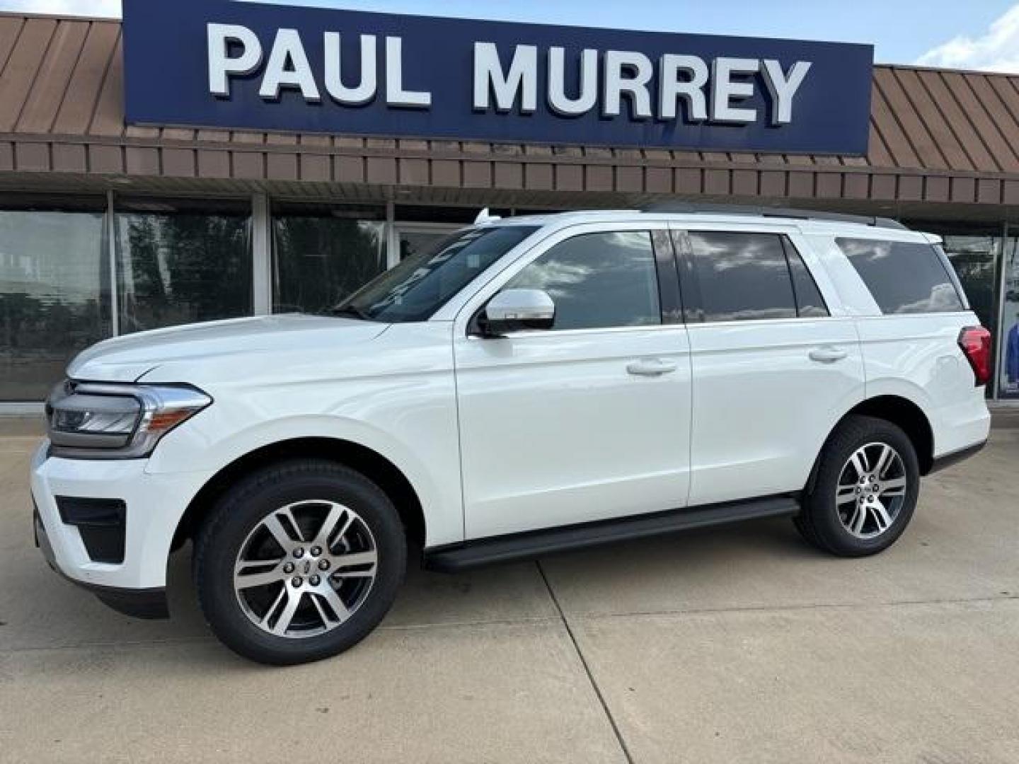 2024 White Metallic /Black Onyx Ford Expedition XLT (1FMJU1H87RE) with an EcoBoost 3.5L V6 GTDi DOHC 24V Twin Turbocharged engine, Automatic transmission, located at 1105 E Mulberry, Kaufman, TX, 75142, (972) 962-2151, 32.589550, -96.300926 - Photo#2