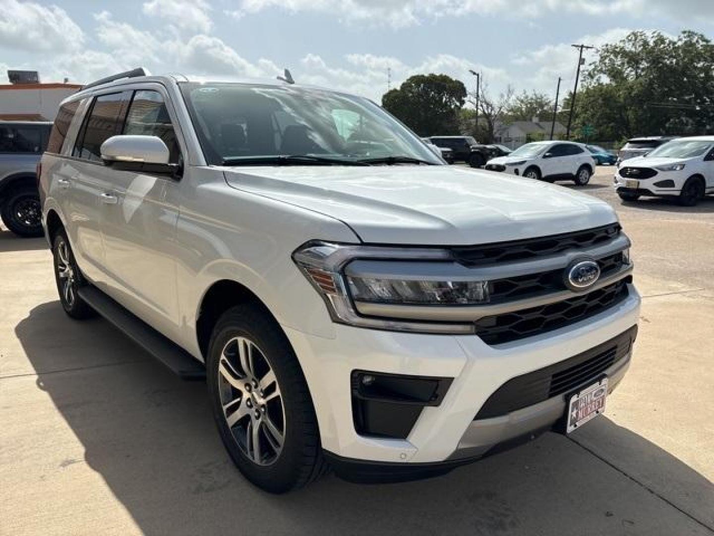 2024 White Metallic /Black Onyx Ford Expedition XLT (1FMJU1H87RE) with an EcoBoost 3.5L V6 GTDi DOHC 24V Twin Turbocharged engine, Automatic transmission, located at 1105 E Mulberry, Kaufman, TX, 75142, (972) 962-2151, 32.589550, -96.300926 - Photo#7