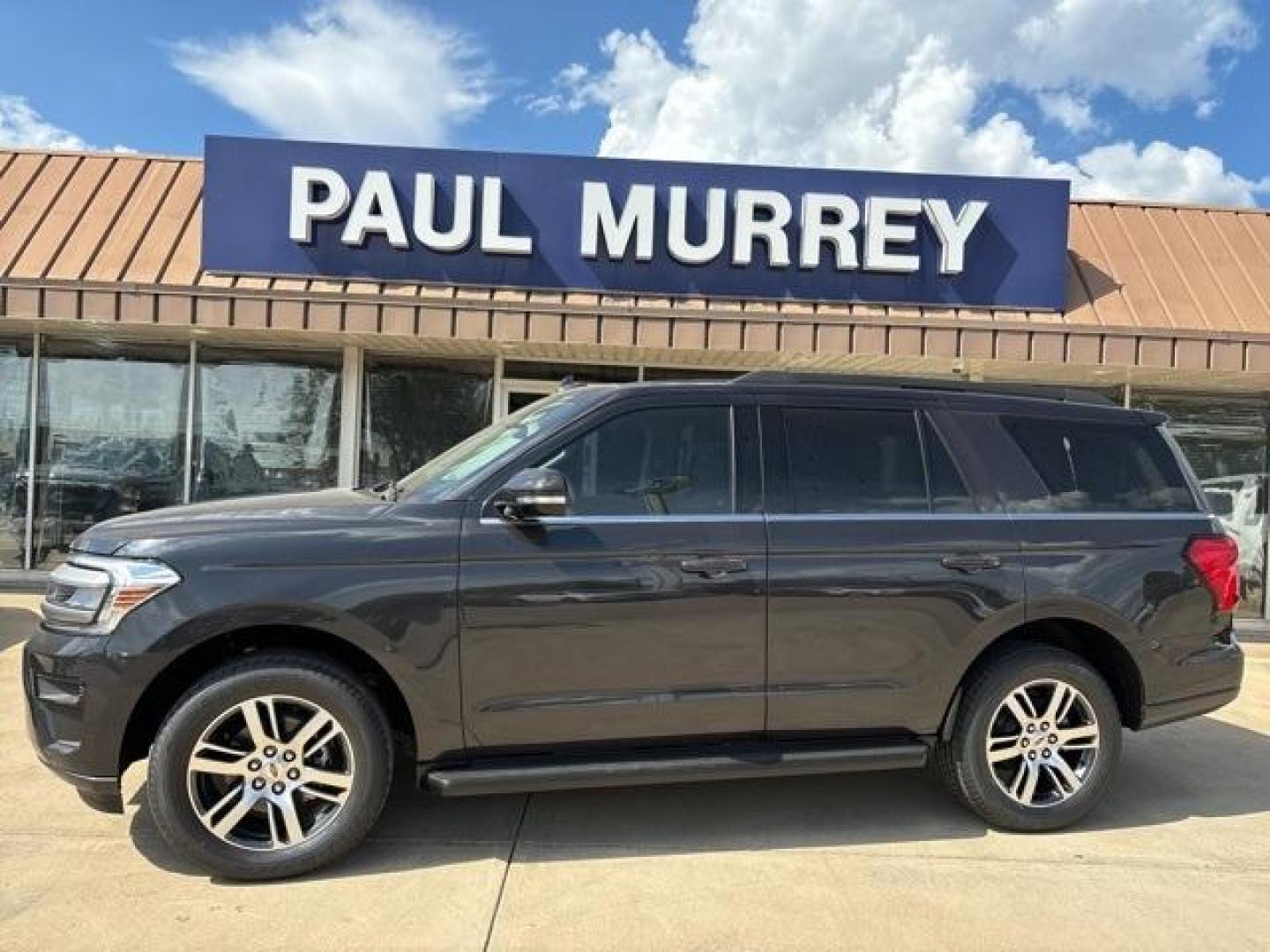2024 Gray Metallic /Black Onyx Ford Expedition XLT (1FMJU1H82RE) with an EcoBoost 3.5L V6 GTDi DOHC 24V Twin Turbocharged engine, Automatic transmission, located at 1105 E Mulberry, Kaufman, TX, 75142, (972) 962-2151, 32.589550, -96.300926 - Photo#0