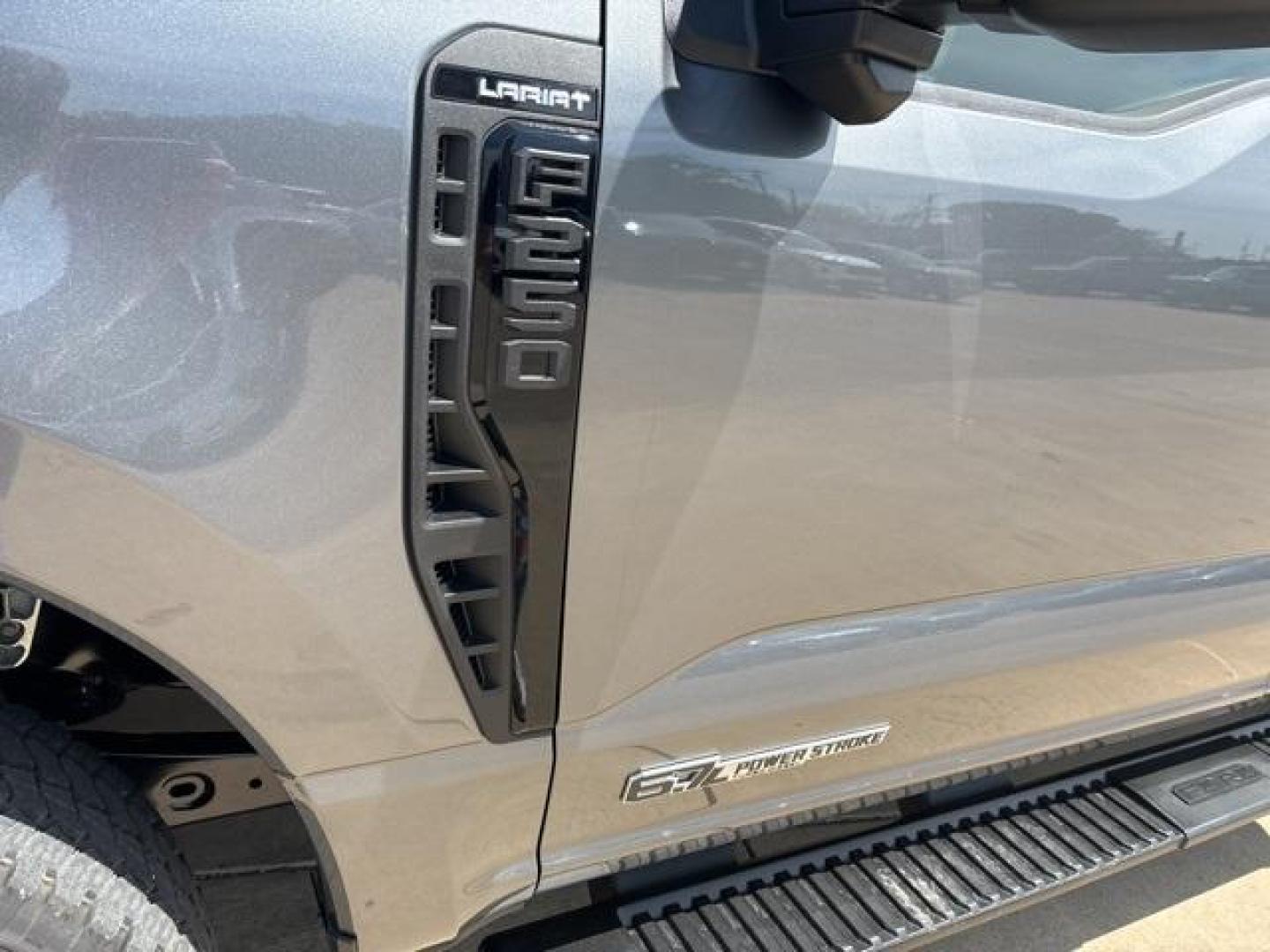 2024 Gray Metallic /Black Onyx Ford F-250SD Lariat (1FT8W2BT8RE) with an Power Stroke 6.7L V8 DI 32V OHV Turbodiesel engine, Automatic transmission, located at 1105 E Mulberry, Kaufman, TX, 75142, (972) 962-2151, 32.589550, -96.300926 - Photo#8