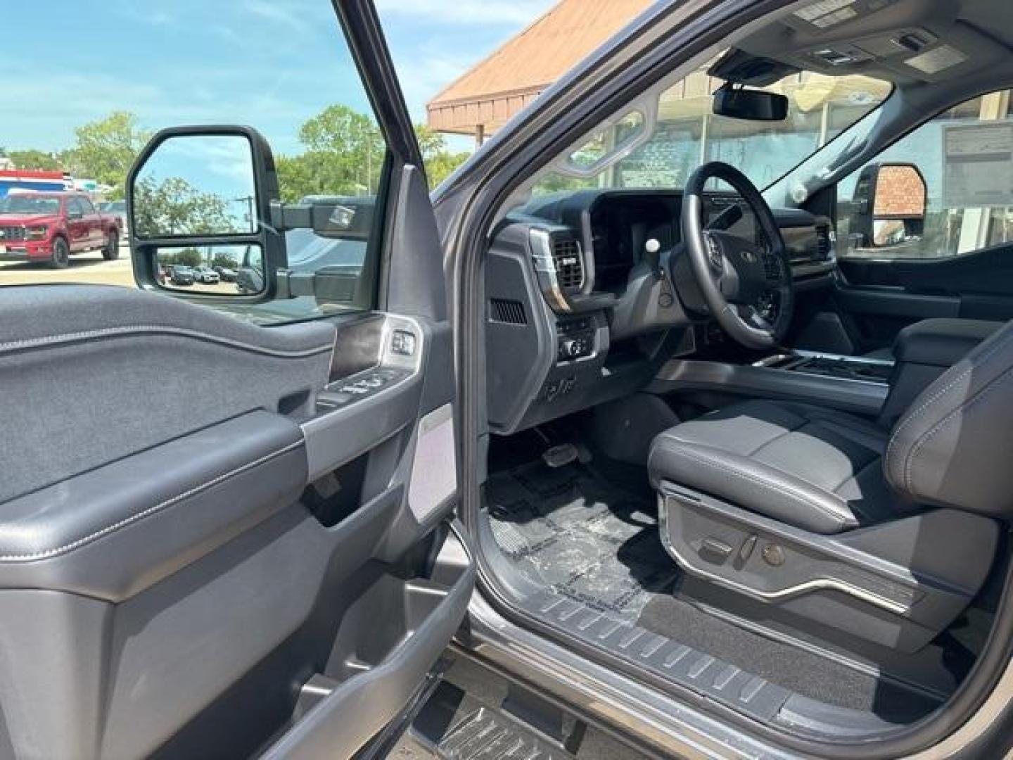 2024 Gray Metallic /Black Onyx Ford F-250SD Lariat (1FT8W2BT8RE) with an Power Stroke 6.7L V8 DI 32V OHV Turbodiesel engine, Automatic transmission, located at 1105 E Mulberry, Kaufman, TX, 75142, (972) 962-2151, 32.589550, -96.300926 - Photo#9