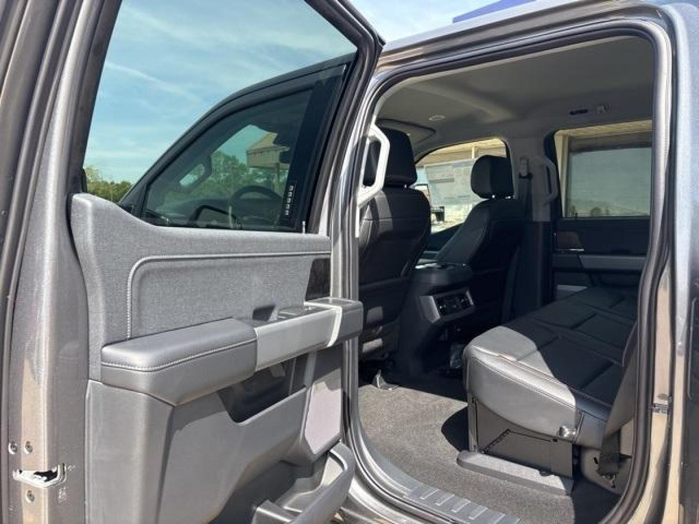 2024 Gray Metallic /Black Onyx Ford F-250SD Lariat (1FT8W2BT8RE) with an Power Stroke 6.7L V8 DI 32V OHV Turbodiesel engine, Automatic transmission, located at 1105 E Mulberry, Kaufman, TX, 75142, (972) 962-2151, 32.589550, -96.300926 - Photo#13