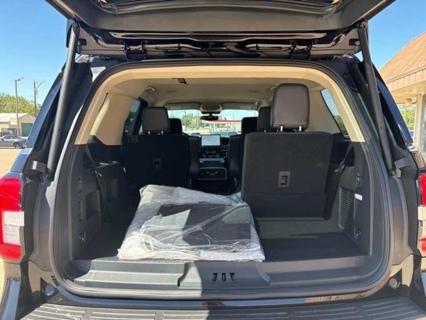 2024 Black Metallic /Black Onyx Ford Expedition XLT (1FMJU1H85RE) with an EcoBoost 3.5L V6 GTDi DOHC 24V Twin Turbocharged engine, Automatic transmission, located at 1105 E Mulberry, Kaufman, TX, 75142, (972) 962-2151, 32.589550, -96.300926 - Photo#14