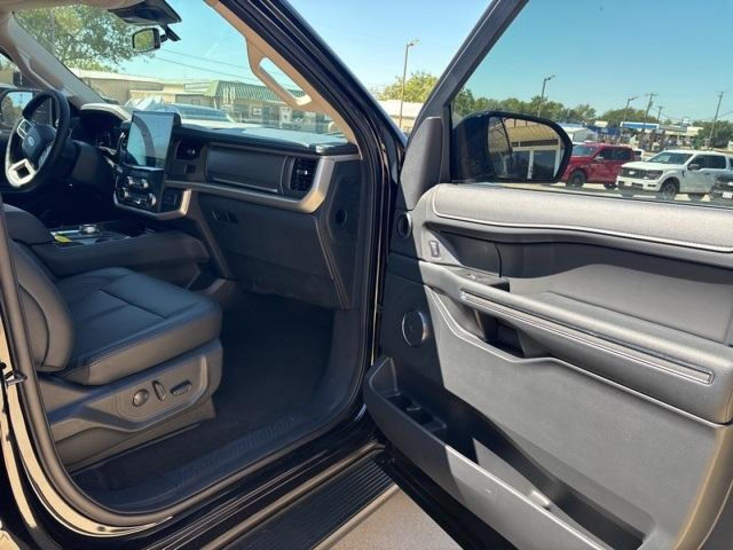 2024 Black Metallic /Black Onyx Ford Expedition XLT (1FMJU1H85RE) with an EcoBoost 3.5L V6 GTDi DOHC 24V Twin Turbocharged engine, Automatic transmission, located at 1105 E Mulberry, Kaufman, TX, 75142, (972) 962-2151, 32.589550, -96.300926 - Photo#16