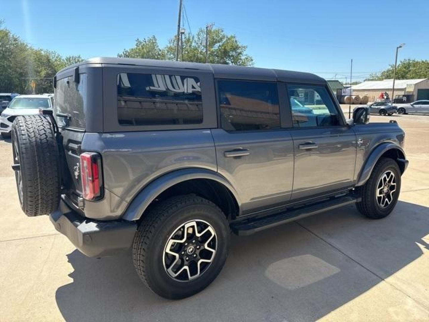 2024 Carbonized Gray Metallic /Black Onyx Interior Ford Bronco Outer Banks (1FMDE8BH1RL) with an 2.3L EcoBoost I-4 engine, Automatic transmission, located at 1105 E Mulberry, Kaufman, TX, 75142, (972) 962-2151, 32.589550, -96.300926 - Carbonized Gray Metallic 2024 Ford Bronco 4D Sport Utility Outer Banks 4WD 10-Speed Automatic 2.3L EcoBoost I-4<br><br><br>Please call Paul Murrey Ford Inc. In Kaufman Texas A Family Dealership Since 1952 Serving the Dallas Fort Worth and East Texas areas for over 70 years. Please call 972-962-2151 - Photo#5