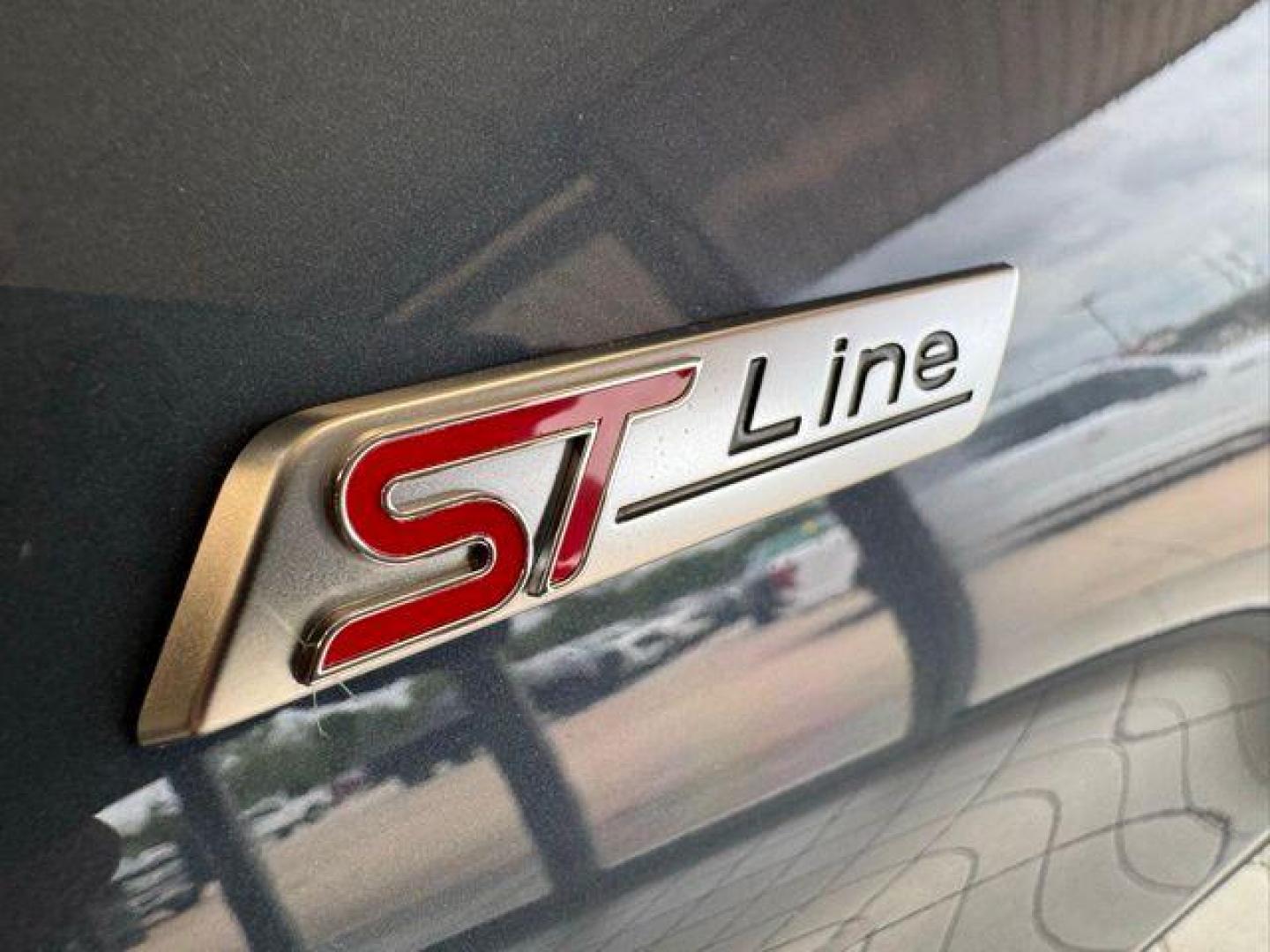 2025 Vapor Blue /Onyx Ford Explorer ST-Line (1FMUK7KH8SG) with an 2.3L EcoBoost I-4 engine, Automatic transmission, located at 1105 E Mulberry, Kaufman, TX, 75142, (972) 962-2151, 32.589550, -96.300926 - $7,898 off MSRP! Priced below KBB Fair Purchase Price!<br><br><br>Vapor Blue Metallic 2025 Ford Explorer 4D Sport Utility ST-Line RWD 10-Speed Automatic 2.3L EcoBoost I-4 20/29 City/Highway MPG<br><br>20/29 City/Highway MPG Price includes: $6000 - Model Year Closeout Bonus Cash - Explorer. Exp. 04/3 - Photo#6