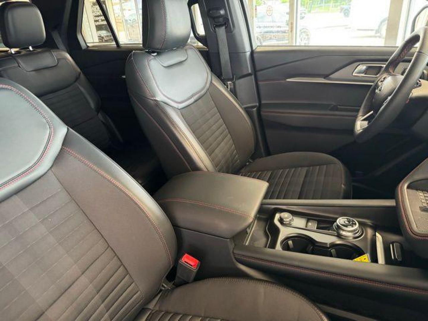 2025 Vapor Blue /Onyx Ford Explorer ST-Line (1FMUK7KH8SG) with an 2.3L EcoBoost I-4 engine, Automatic transmission, located at 1105 E Mulberry, Kaufman, TX, 75142, (972) 962-2151, 32.589550, -96.300926 - $7,898 off MSRP! Priced below KBB Fair Purchase Price!<br><br><br>Vapor Blue Metallic 2025 Ford Explorer 4D Sport Utility ST-Line RWD 10-Speed Automatic 2.3L EcoBoost I-4 20/29 City/Highway MPG<br><br>20/29 City/Highway MPG Price includes: $6000 - Model Year Closeout Bonus Cash - Explorer. Exp. 04/3 - Photo#9