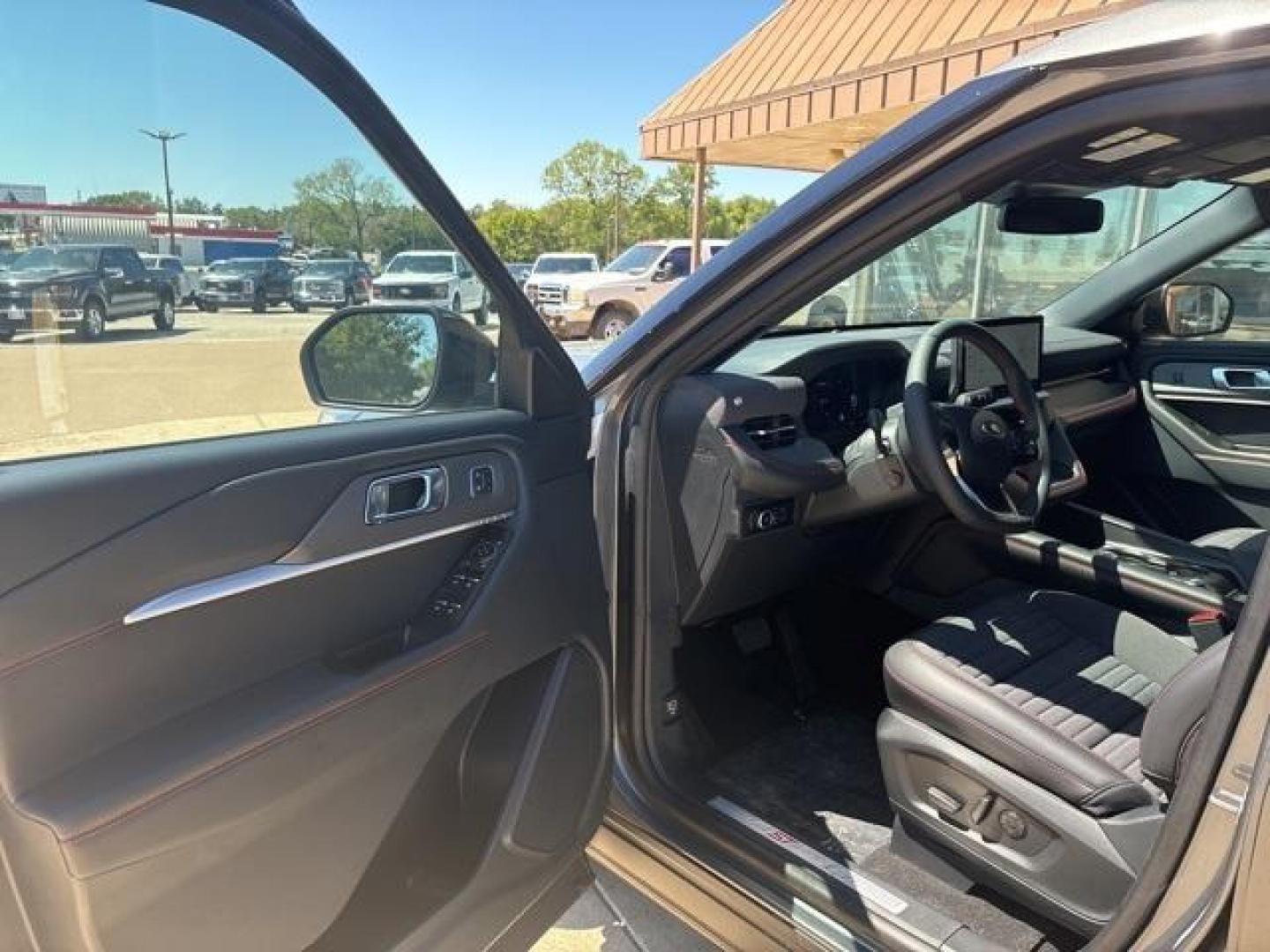 2025 Carbonized Gray Metallic /Onyx Ford Explorer ST-Line (1FMUK7KH0SG) with an 2.3L EcoBoost I-4 engine, Automatic transmission, located at 1105 E Mulberry, Kaufman, TX, 75142, (972) 962-2151, 32.589550, -96.300926 - Carbonized Gray Metallic 2025 Ford Explorer 4D Sport Utility ST-Line RWD 10-Speed Automatic 2.3L EcoBoost I-4<br><br>20/29 City/Highway MPG<br><br><br>Please call Paul Murrey Ford Inc. In Kaufman Texas A Family Dealership Since 1952 Serving the Dallas Fort Worth and East Texas areas for over 70 year - Photo#9