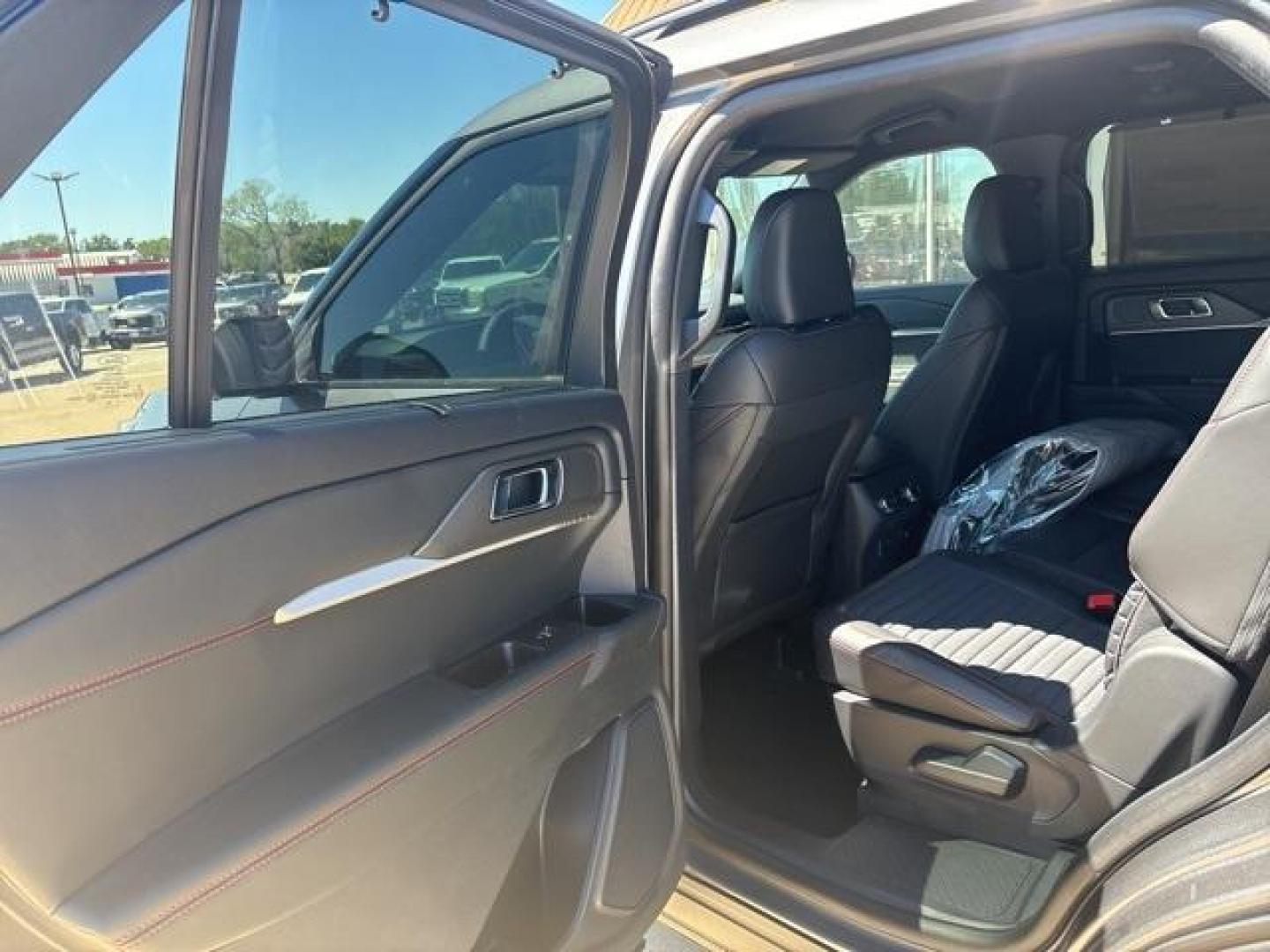 2025 Carbonized Gray Metallic /Onyx Ford Explorer ST-Line (1FMUK7KH0SG) with an 2.3L EcoBoost I-4 engine, Automatic transmission, located at 1105 E Mulberry, Kaufman, TX, 75142, (972) 962-2151, 32.589550, -96.300926 - Carbonized Gray Metallic 2025 Ford Explorer 4D Sport Utility ST-Line RWD 10-Speed Automatic 2.3L EcoBoost I-4<br><br>20/29 City/Highway MPG<br><br><br>Please call Paul Murrey Ford Inc. In Kaufman Texas A Family Dealership Since 1952 Serving the Dallas Fort Worth and East Texas areas for over 70 year - Photo#13