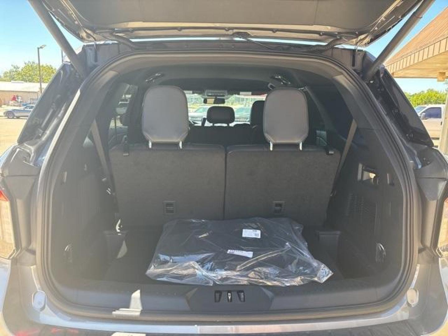 2025 Carbonized Gray Metallic /Onyx Ford Explorer ST-Line (1FMUK7KH0SG) with an 2.3L EcoBoost I-4 engine, Automatic transmission, located at 1105 E Mulberry, Kaufman, TX, 75142, (972) 962-2151, 32.589550, -96.300926 - Carbonized Gray Metallic 2025 Ford Explorer 4D Sport Utility ST-Line RWD 10-Speed Automatic 2.3L EcoBoost I-4<br><br>20/29 City/Highway MPG<br><br><br>Please call Paul Murrey Ford Inc. In Kaufman Texas A Family Dealership Since 1952 Serving the Dallas Fort Worth and East Texas areas for over 70 year - Photo#15
