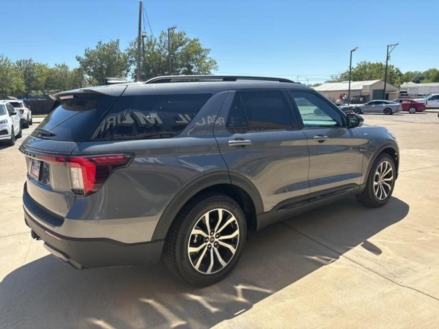 2025 Carbonized Gray Metallic /Onyx Ford Explorer ST-Line (1FMUK7KH0SG) with an 2.3L EcoBoost I-4 engine, Automatic transmission, located at 1105 E Mulberry, Kaufman, TX, 75142, (972) 962-2151, 32.589550, -96.300926 - Carbonized Gray Metallic 2025 Ford Explorer 4D Sport Utility ST-Line RWD 10-Speed Automatic 2.3L EcoBoost I-4<br><br>20/29 City/Highway MPG<br><br><br>Please call Paul Murrey Ford Inc. In Kaufman Texas A Family Dealership Since 1952 Serving the Dallas Fort Worth and East Texas areas for over 70 year - Photo#5