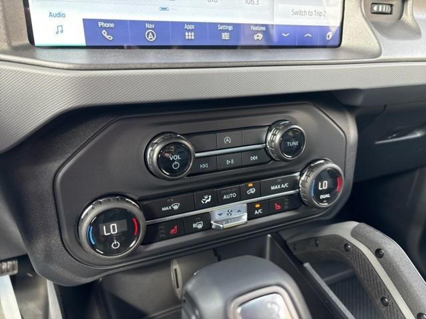 2024 Gray Metallic /Dark Gray W/Black Onyx Ford Bronco Big Bend (1FMDE7BH0RL) with an 2.3L EcoBoost I-4 engine, Automatic transmission, located at 1105 E Mulberry, Kaufman, TX, 75142, (972) 962-2151, 32.589550, -96.300926 - Carbonized Gray Metallic 2024 Ford Bronco 4D Sport Utility Big Bend 4WD 10-Speed Automatic 2.3L EcoBoost I-4<br><br><br>Please call Paul Murrey Ford Inc. In Kaufman Texas A Family Dealership Since 1952 Serving the Dallas Fort Worth and East Texas areas for over 70 years. Please call 972-962-2151 www - Photo#23