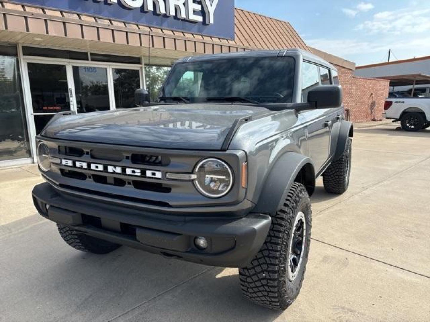 2024 Gray Metallic /Dark Gray W/Black Onyx Ford Bronco Big Bend (1FMDE7BH0RL) with an 2.3L EcoBoost I-4 engine, Automatic transmission, located at 1105 E Mulberry, Kaufman, TX, 75142, (972) 962-2151, 32.589550, -96.300926 - Carbonized Gray Metallic 2024 Ford Bronco 4D Sport Utility Big Bend 4WD 10-Speed Automatic 2.3L EcoBoost I-4<br><br><br>Please call Paul Murrey Ford Inc. In Kaufman Texas A Family Dealership Since 1952 Serving the Dallas Fort Worth and East Texas areas for over 70 years. Please call 972-962-2151 www - Photo#1