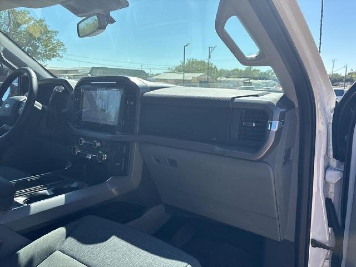 2024 Oxford White /Black W/Medium Dark Slate Ford F-150 XLT (1FTFW3L56RK) with an 5.0L V8 engine, Automatic transmission, located at 1105 E Mulberry, Kaufman, TX, 75142, (972) 962-2151, 32.589550, -96.300926 - White / Oxford White 2024 Ford F-150 4D SuperCrew XLT 4WD 10-Speed Automatic 5.0L V8 4WD.<br><br><br>Please call Paul Murrey Ford Inc. In Kaufman Texas A Family Dealership Since 1952 Serving the Dallas Fort Worth and East Texas areas for over 70 years. Please call 972-962-2151 www.murreyford.com www - Photo#18