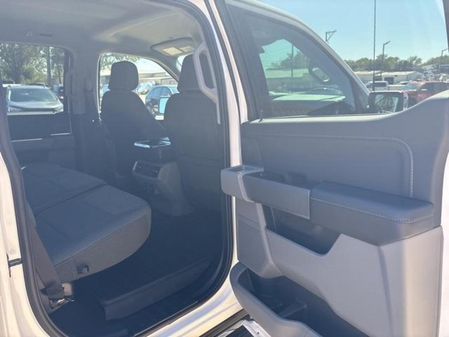 2024 Oxford White /Black W/Medium Dark Slate Ford F-150 XLT (1FTFW3L56RK) with an 5.0L V8 engine, Automatic transmission, located at 1105 E Mulberry, Kaufman, TX, 75142, (972) 962-2151, 32.589550, -96.300926 - White / Oxford White 2024 Ford F-150 4D SuperCrew XLT 4WD 10-Speed Automatic 5.0L V8 4WD.<br><br><br>Please call Paul Murrey Ford Inc. In Kaufman Texas A Family Dealership Since 1952 Serving the Dallas Fort Worth and East Texas areas for over 70 years. Please call 972-962-2151 www.murreyford.com www - Photo#19