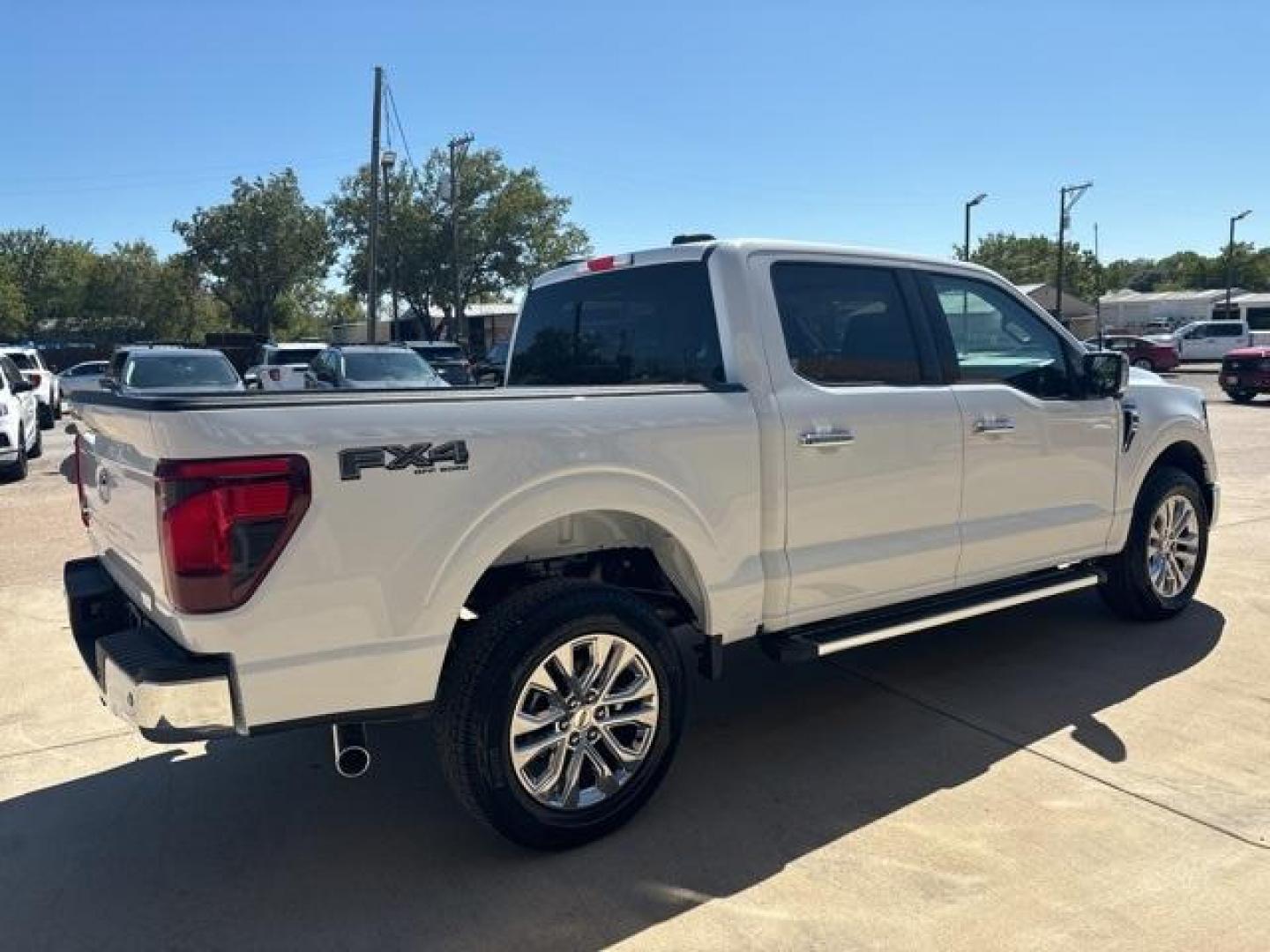 2024 Oxford White /Black W/Medium Dark Slate Ford F-150 XLT (1FTFW3L56RK) with an 5.0L V8 engine, Automatic transmission, located at 1105 E Mulberry, Kaufman, TX, 75142, (972) 962-2151, 32.589550, -96.300926 - White / Oxford White 2024 Ford F-150 4D SuperCrew XLT 4WD 10-Speed Automatic 5.0L V8 4WD.<br><br><br>Please call Paul Murrey Ford Inc. In Kaufman Texas A Family Dealership Since 1952 Serving the Dallas Fort Worth and East Texas areas for over 70 years. Please call 972-962-2151 www.murreyford.com www - Photo#5
