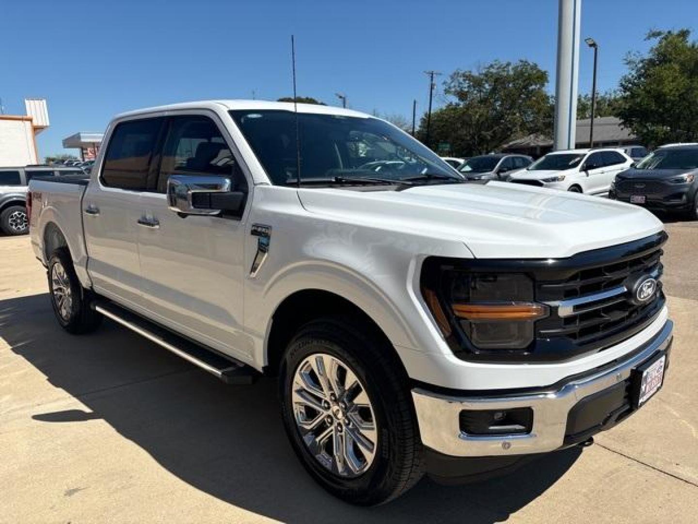 2024 Oxford White /Black W/Medium Dark Slate Ford F-150 XLT (1FTFW3L56RK) with an 5.0L V8 engine, Automatic transmission, located at 1105 E Mulberry, Kaufman, TX, 75142, (972) 962-2151, 32.589550, -96.300926 - White / Oxford White 2024 Ford F-150 4D SuperCrew XLT 4WD 10-Speed Automatic 5.0L V8 4WD.<br><br><br>Please call Paul Murrey Ford Inc. In Kaufman Texas A Family Dealership Since 1952 Serving the Dallas Fort Worth and East Texas areas for over 70 years. Please call 972-962-2151 www.murreyford.com www - Photo#6