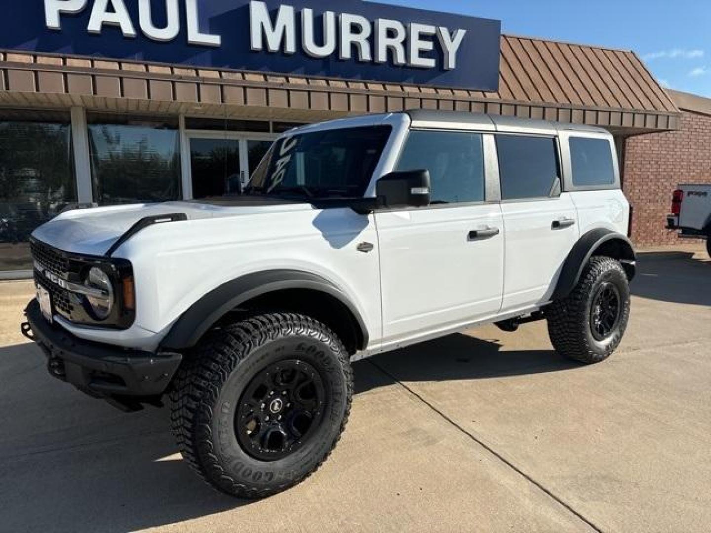 2024 Oxford White /Black Ford Bronco Wildtrak (1FMEE2BP9RL) with an 2.7L EcoBoost V6 engine, Automatic transmission, located at 1105 E Mulberry, Kaufman, TX, 75142, (972) 962-2151, 32.589550, -96.300926 - Oxford White 2024 Ford Bronco 4D Sport Utility Wildtrak 4WD 10-Speed Automatic 2.7L EcoBoost V6<br><br><br>Please call Paul Murrey Ford Inc. In Kaufman Texas A Family Dealership Since 1952 Serving the Dallas Fort Worth and East Texas areas for over 70 years. Please call 972-962-2151 www.murreyford.c - Photo#2