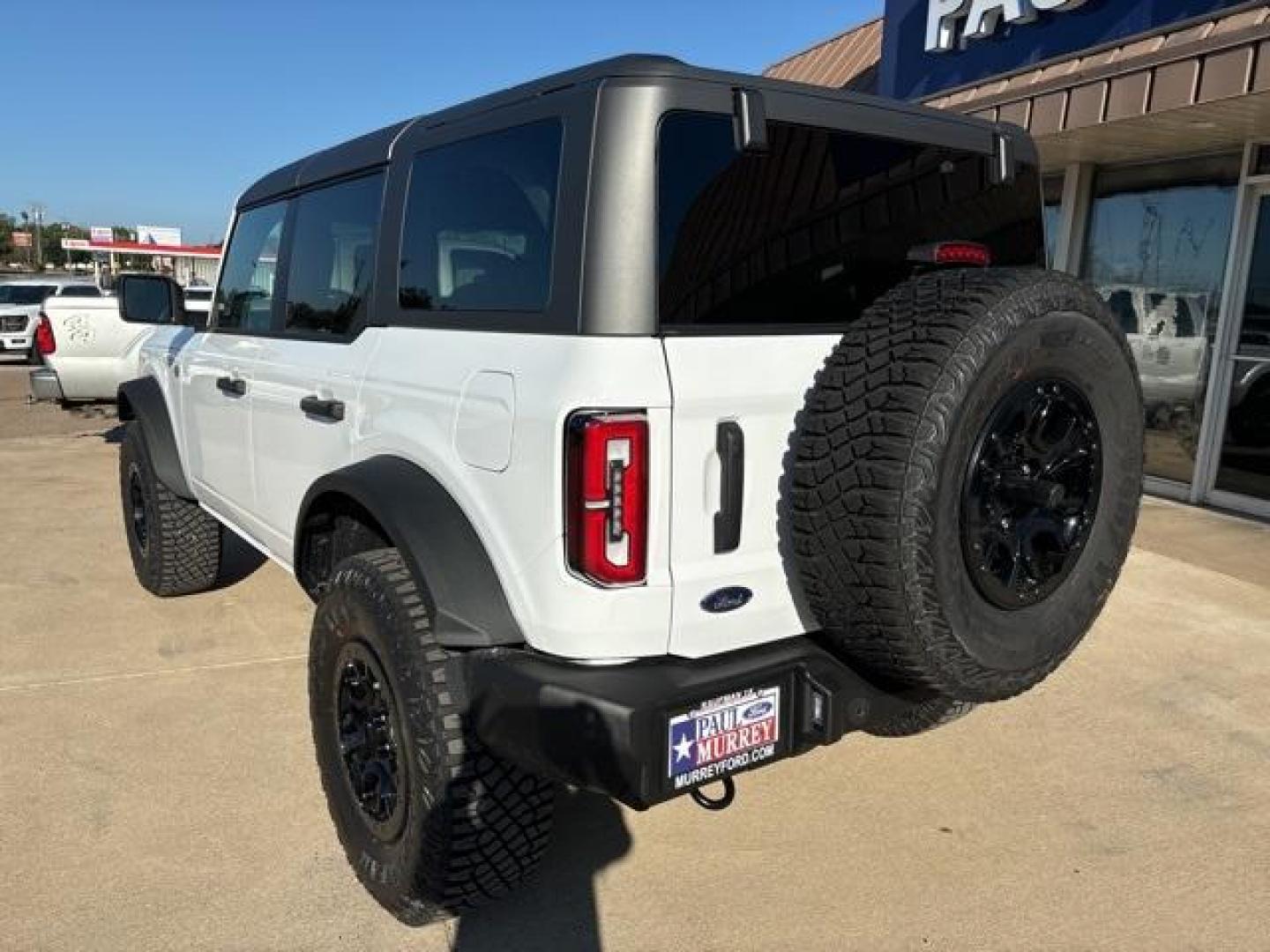 2024 Oxford White /Black Ford Bronco Wildtrak (1FMEE2BP9RL) with an 2.7L EcoBoost V6 engine, Automatic transmission, located at 1105 E Mulberry, Kaufman, TX, 75142, (972) 962-2151, 32.589550, -96.300926 - Oxford White 2024 Ford Bronco 4D Sport Utility Wildtrak 4WD 10-Speed Automatic 2.7L EcoBoost V6<br><br><br>Please call Paul Murrey Ford Inc. In Kaufman Texas A Family Dealership Since 1952 Serving the Dallas Fort Worth and East Texas areas for over 70 years. Please call 972-962-2151 www.murreyford.c - Photo#3