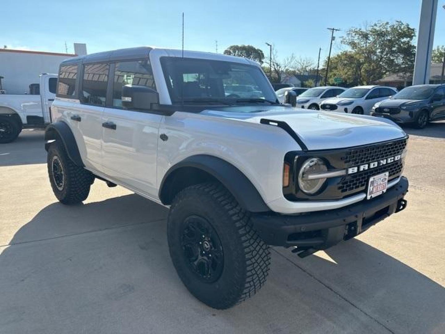 2024 Oxford White /Black Ford Bronco Wildtrak (1FMEE2BP9RL) with an 2.7L EcoBoost V6 engine, Automatic transmission, located at 1105 E Mulberry, Kaufman, TX, 75142, (972) 962-2151, 32.589550, -96.300926 - Oxford White 2024 Ford Bronco 4D Sport Utility Wildtrak 4WD 10-Speed Automatic 2.7L EcoBoost V6<br><br><br>Please call Paul Murrey Ford Inc. In Kaufman Texas A Family Dealership Since 1952 Serving the Dallas Fort Worth and East Texas areas for over 70 years. Please call 972-962-2151 www.murreyford.c - Photo#6