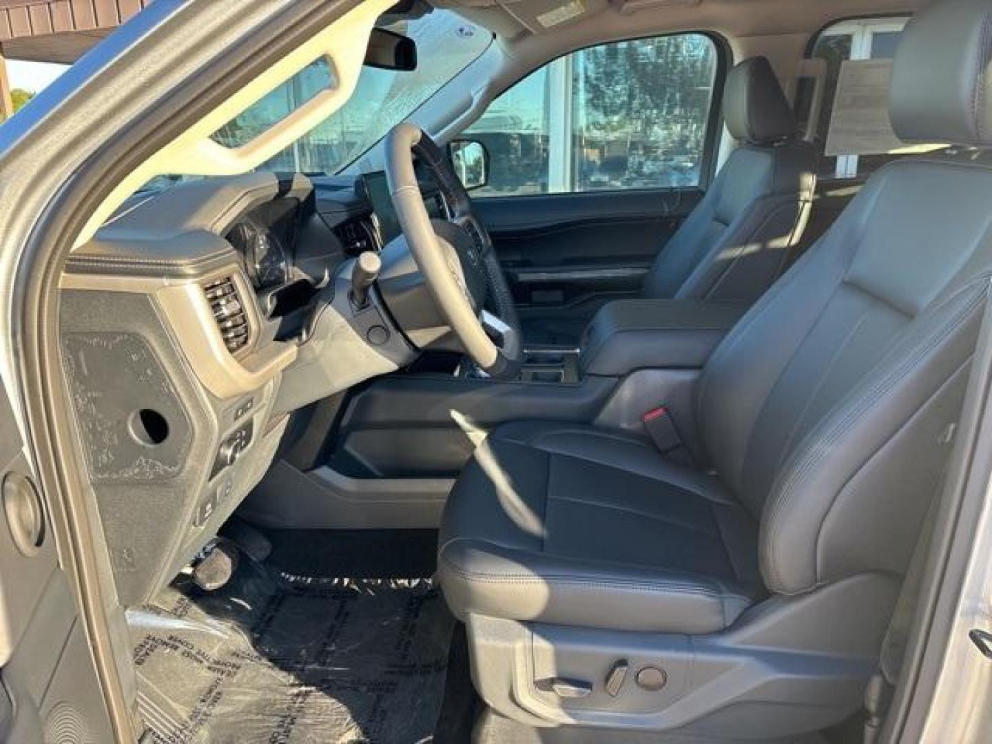 2024 Silver Metallic /Black Onyx Ford Expedition XLT (1FMJU1H82RE) with an EcoBoost 3.5L V6 GTDi DOHC 24V Twin Turbocharged engine, Automatic transmission, located at 1105 E Mulberry, Kaufman, TX, 75142, (972) 962-2151, 32.589550, -96.300926 - Photo#9