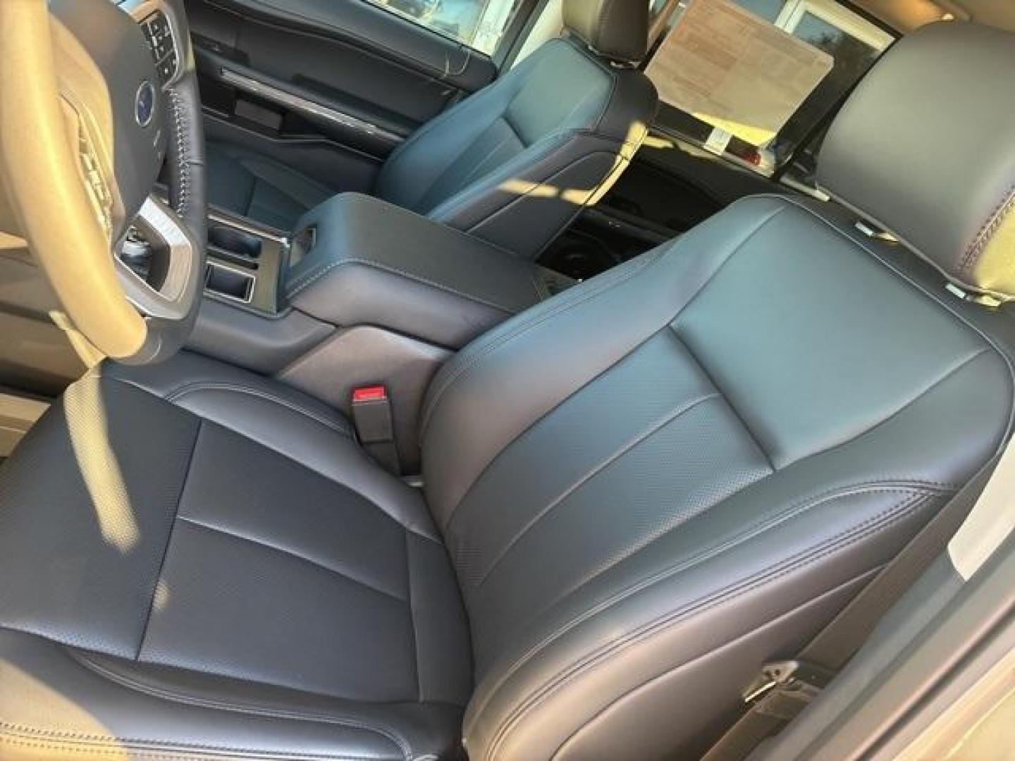 2024 Silver Metallic /Black Onyx Ford Expedition XLT (1FMJU1H82RE) with an EcoBoost 3.5L V6 GTDi DOHC 24V Twin Turbocharged engine, Automatic transmission, located at 1105 E Mulberry, Kaufman, TX, 75142, (972) 962-2151, 32.589550, -96.300926 - Photo#10