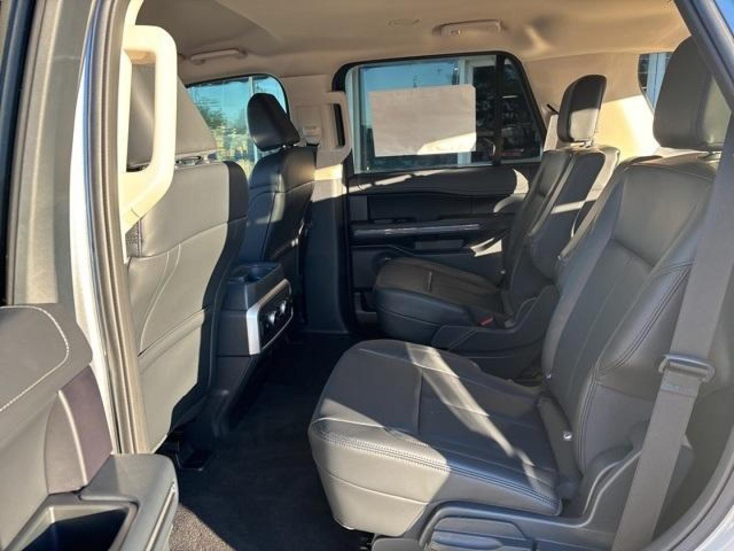 2024 Silver Metallic /Black Onyx Ford Expedition XLT (1FMJU1H82RE) with an EcoBoost 3.5L V6 GTDi DOHC 24V Twin Turbocharged engine, Automatic transmission, located at 1105 E Mulberry, Kaufman, TX, 75142, (972) 962-2151, 32.589550, -96.300926 - Photo#13