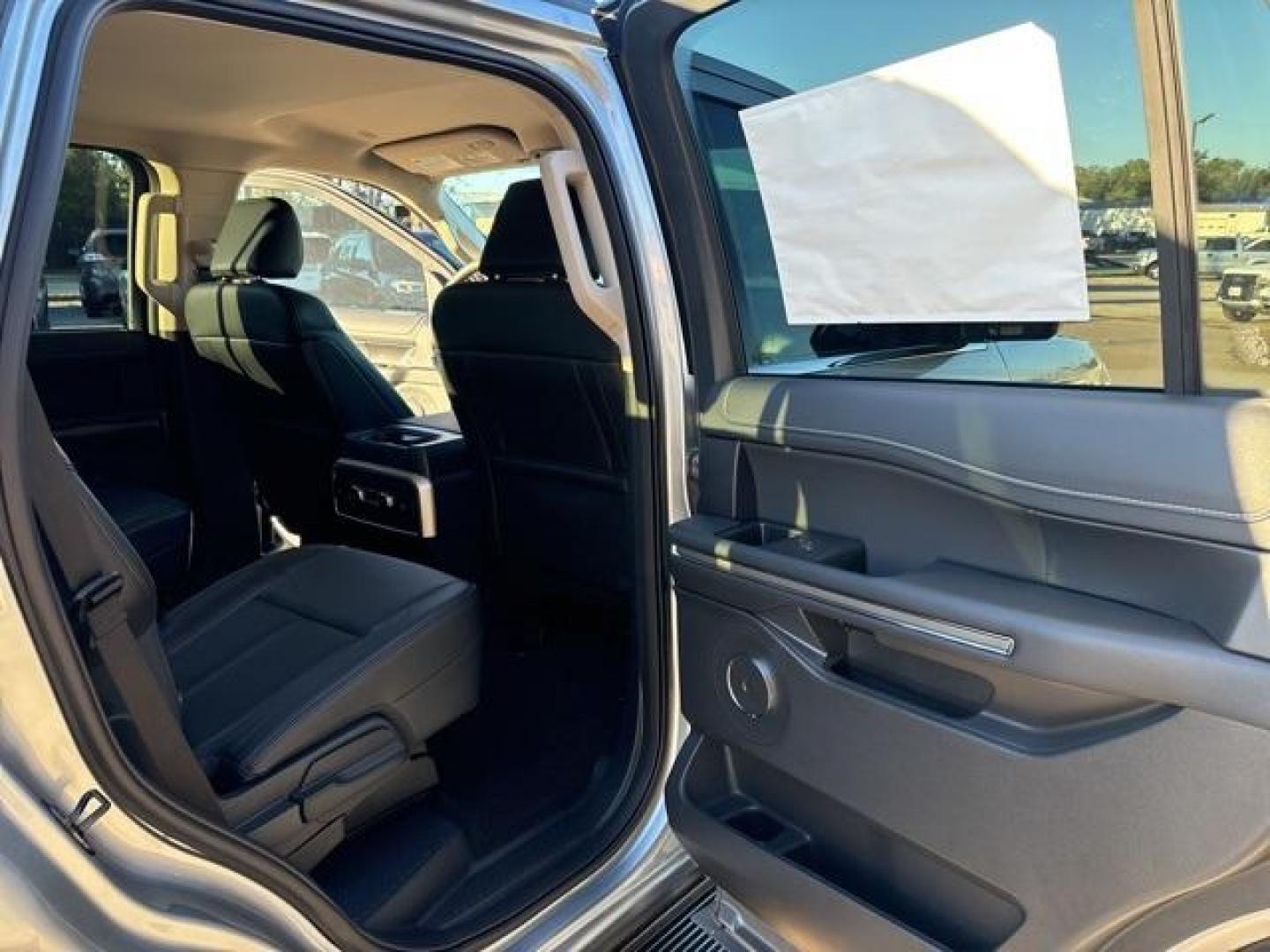 2024 Silver Metallic /Black Onyx Ford Expedition XLT (1FMJU1H82RE) with an EcoBoost 3.5L V6 GTDi DOHC 24V Twin Turbocharged engine, Automatic transmission, located at 1105 E Mulberry, Kaufman, TX, 75142, (972) 962-2151, 32.589550, -96.300926 - Photo#19