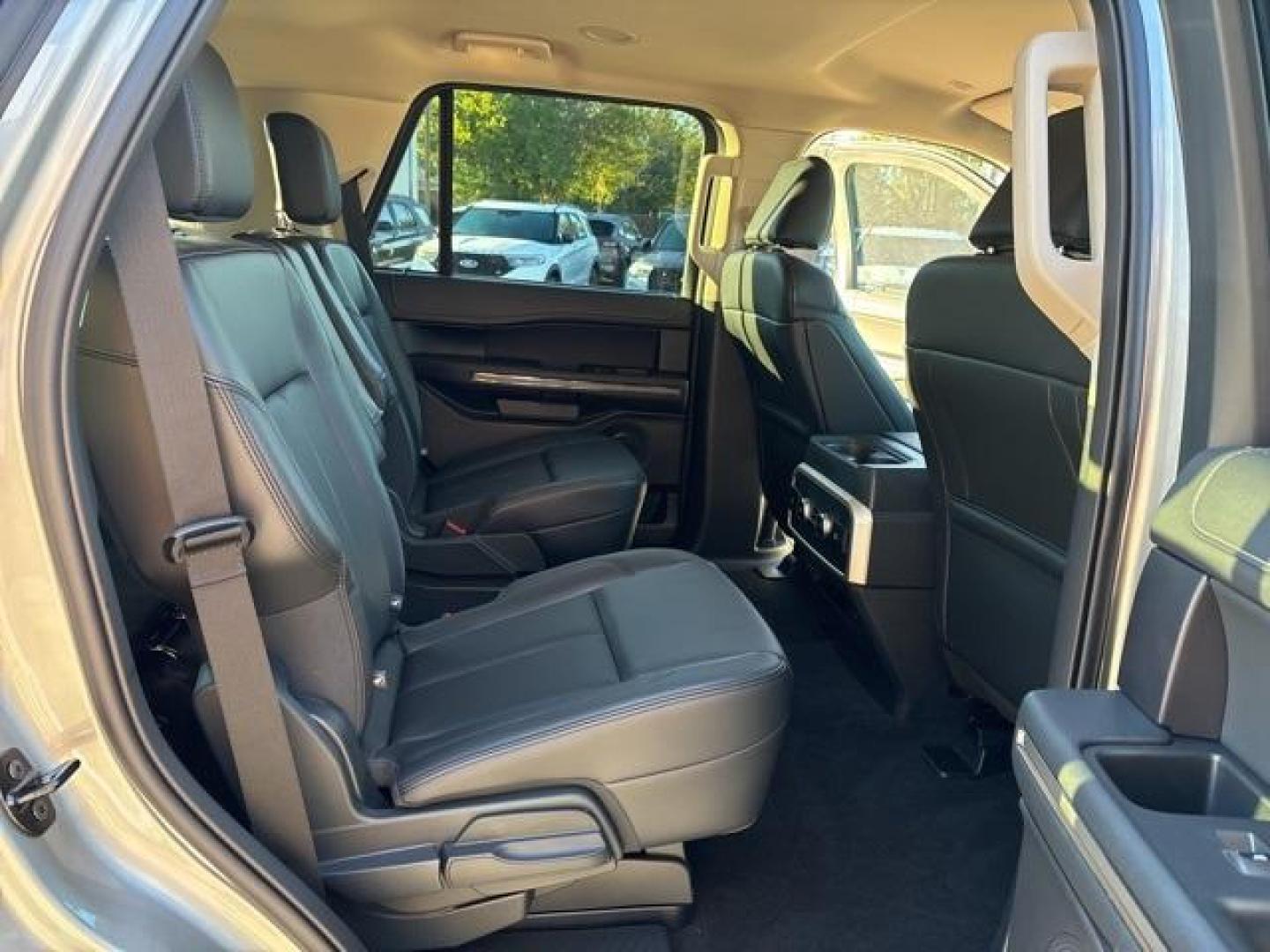 2024 Silver Metallic /Black Onyx Ford Expedition XLT (1FMJU1H82RE) with an EcoBoost 3.5L V6 GTDi DOHC 24V Twin Turbocharged engine, Automatic transmission, located at 1105 E Mulberry, Kaufman, TX, 75142, (972) 962-2151, 32.589550, -96.300926 - Photo#20