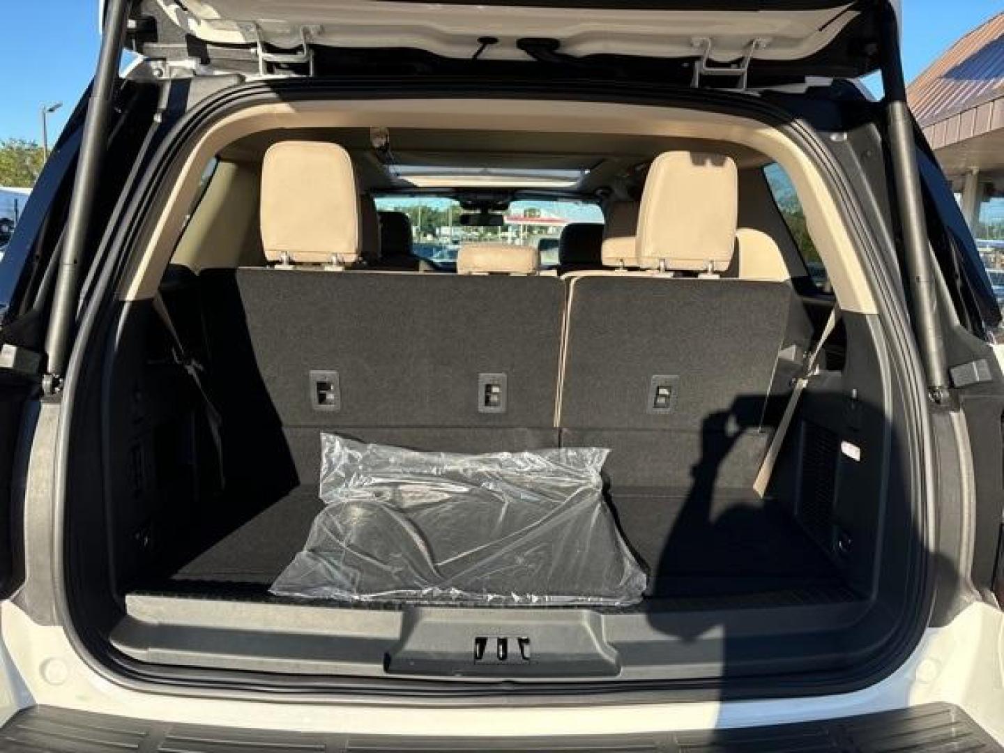 2024 White Metallic /Sandstone Ford Expedition Limited (1FMJU1K80RE) with an EcoBoost 3.5L V6 GTDi DOHC 24V Twin Turbocharged engine, Automatic transmission, located at 1105 E Mulberry, Kaufman, TX, 75142, (972) 962-2151, 32.589550, -96.300926 - Photo#15