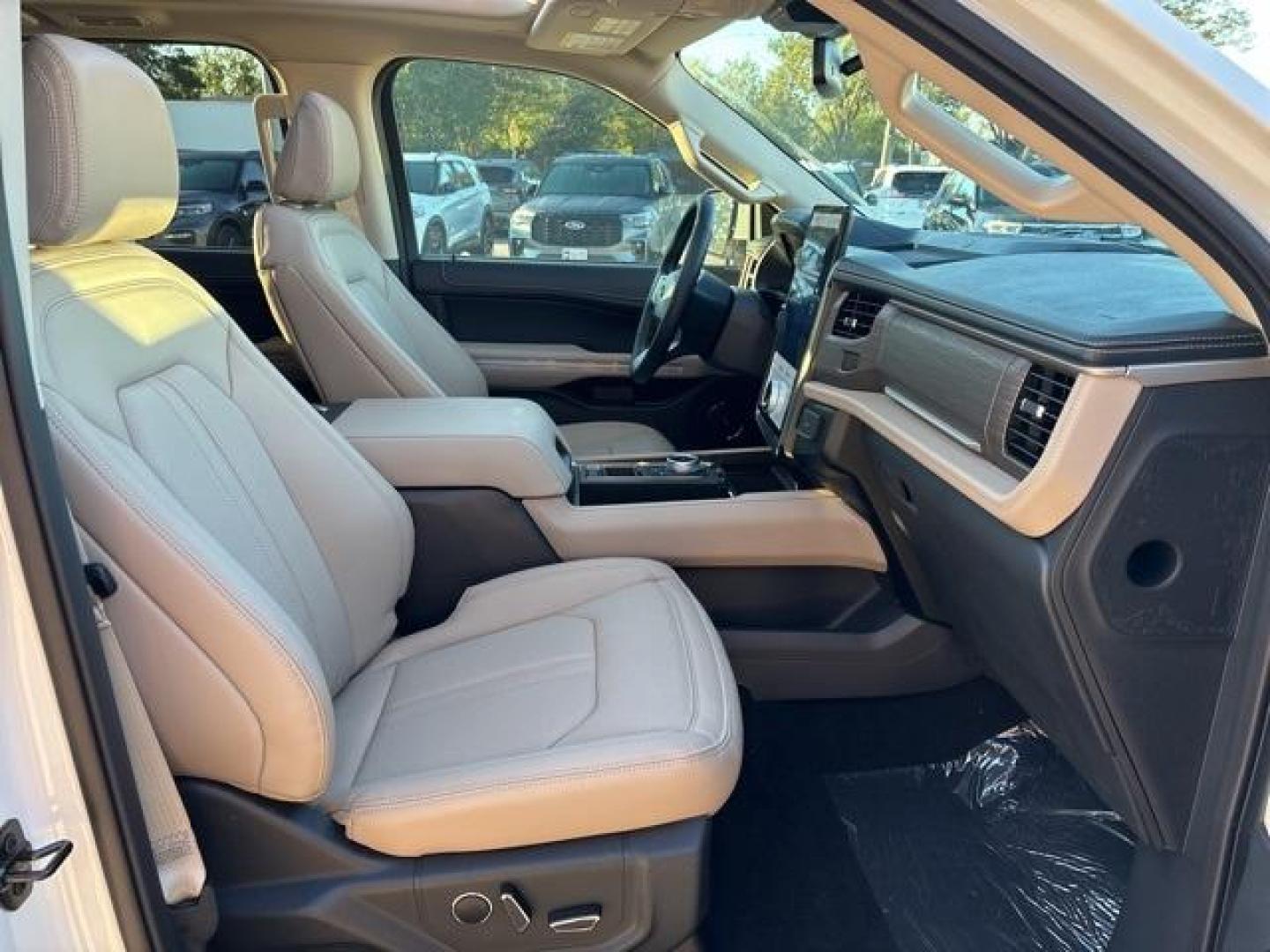 2024 White Metallic /Sandstone Ford Expedition Limited (1FMJU1K80RE) with an EcoBoost 3.5L V6 GTDi DOHC 24V Twin Turbocharged engine, Automatic transmission, located at 1105 E Mulberry, Kaufman, TX, 75142, (972) 962-2151, 32.589550, -96.300926 - Photo#18