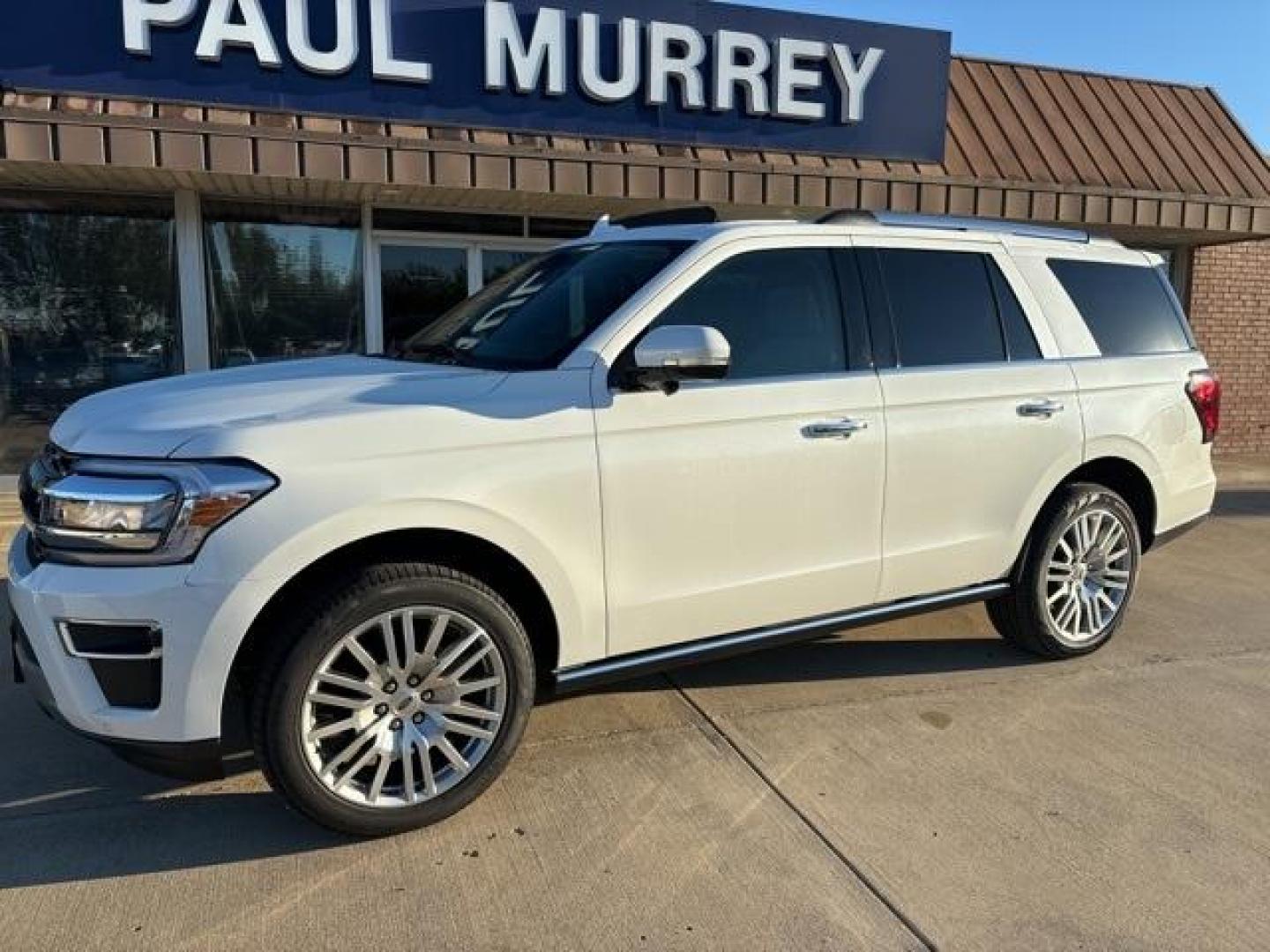 2024 White Metallic /Sandstone Ford Expedition Limited (1FMJU1K80RE) with an EcoBoost 3.5L V6 GTDi DOHC 24V Twin Turbocharged engine, Automatic transmission, located at 1105 E Mulberry, Kaufman, TX, 75142, (972) 962-2151, 32.589550, -96.300926 - Photo#2