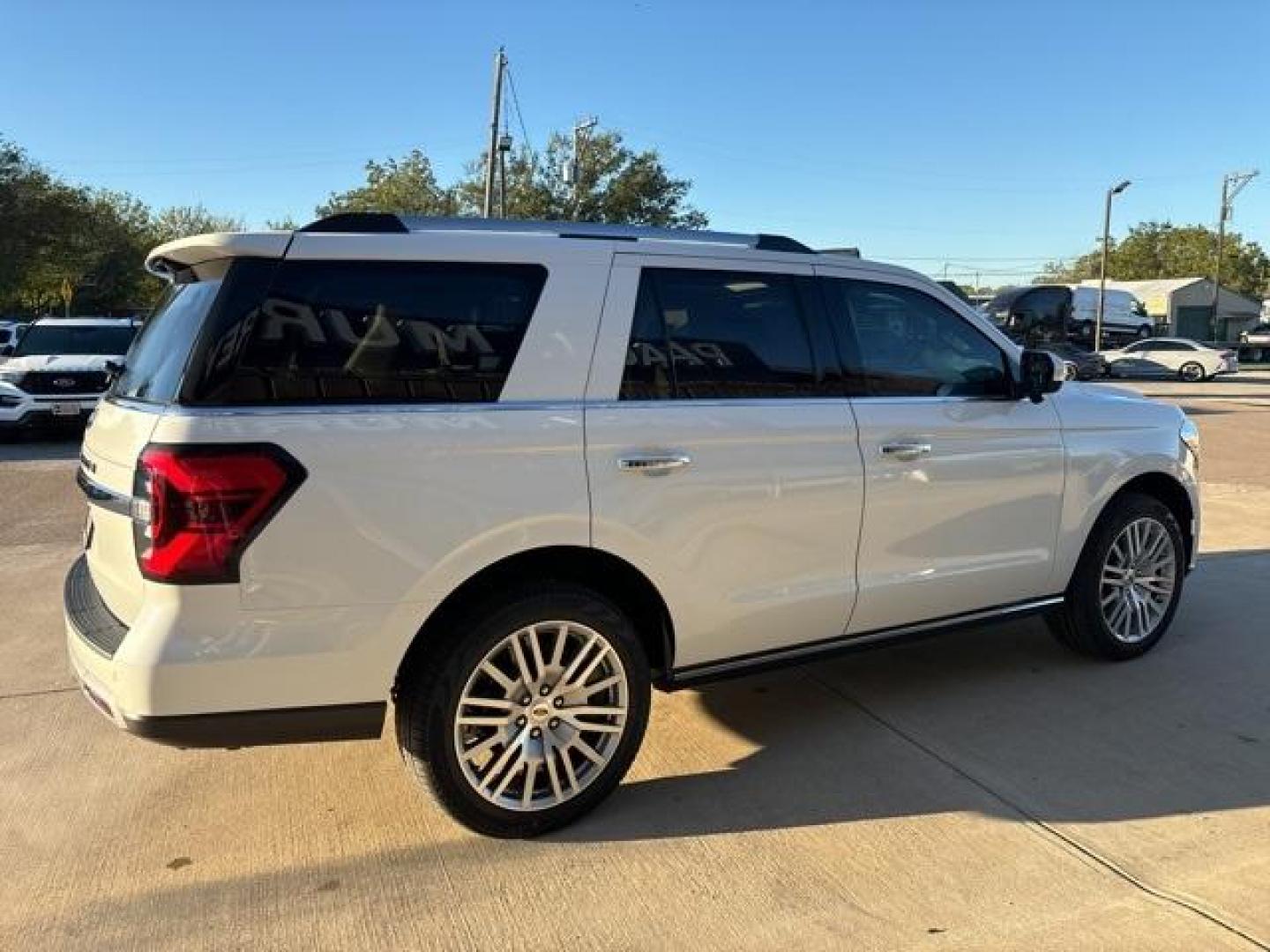 2024 White Metallic /Sandstone Ford Expedition Limited (1FMJU1K80RE) with an EcoBoost 3.5L V6 GTDi DOHC 24V Twin Turbocharged engine, Automatic transmission, located at 1105 E Mulberry, Kaufman, TX, 75142, (972) 962-2151, 32.589550, -96.300926 - Photo#5