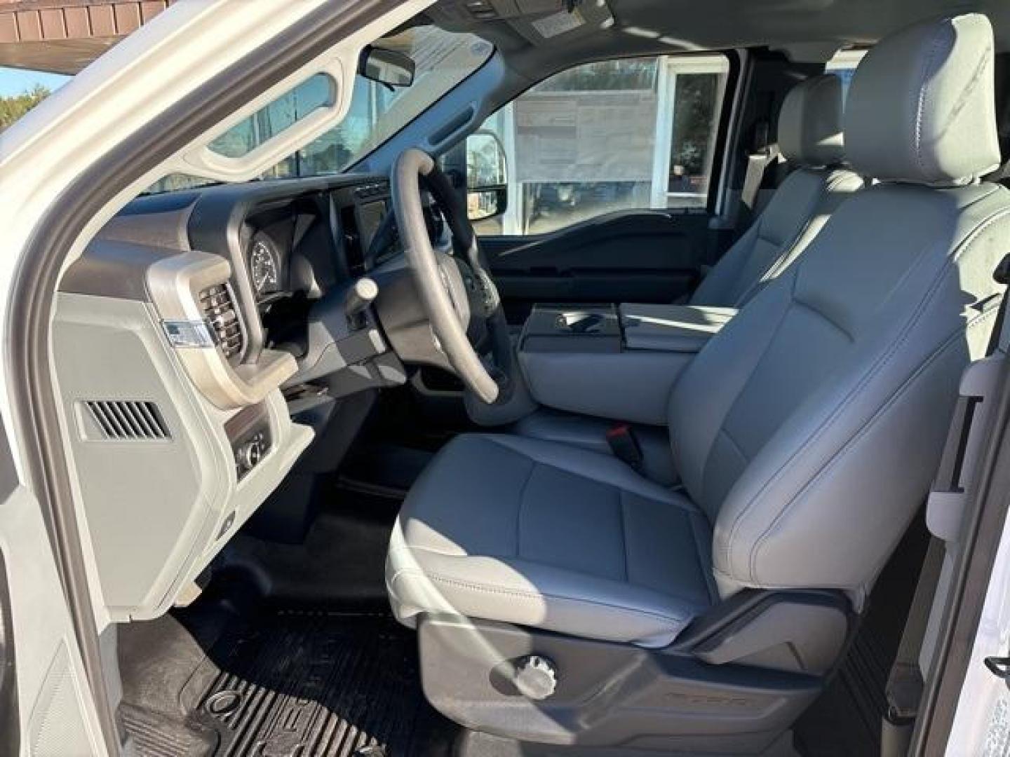 2024 Oxford White Ford F-250SD XL (1FT7X2AA7RE) with an 6.8L V8 engine, Automatic transmission, located at 1105 E Mulberry, Kaufman, TX, 75142, (972) 962-2151, 32.589550, -96.300926 - Oxford White 2024 Ford F-250SD 4D Extended Cab XL RWD 10-Speed Automatic 6.8L V8<br><br><br>Please call Paul Murrey Ford Inc. In Kaufman Texas A Family Dealership Since 1952 Serving the Dallas Fort Worth and East Texas areas for over 70 years. Please call 972-962-2151 www.murreyford.com www.usedcars - Photo#12