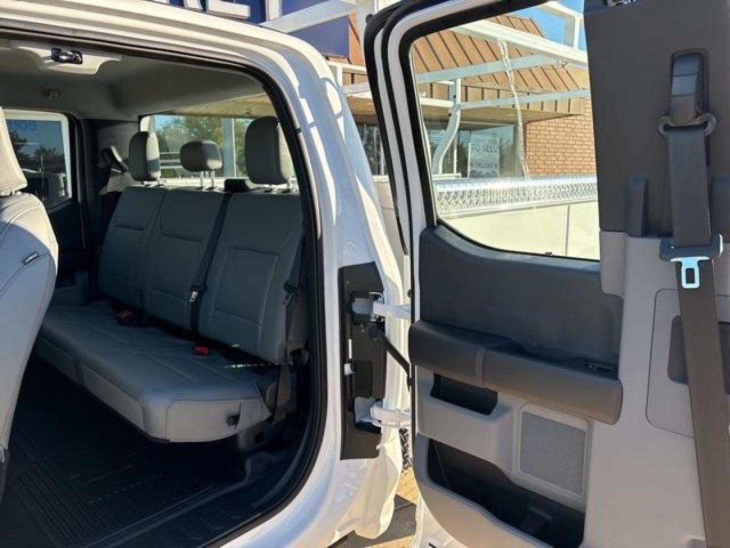 2024 Oxford White Ford F-250SD XL (1FT7X2AA7RE) with an 6.8L V8 engine, Automatic transmission, located at 1105 E Mulberry, Kaufman, TX, 75142, (972) 962-2151, 32.589550, -96.300926 - Oxford White 2024 Ford F-250SD 4D Extended Cab XL RWD 10-Speed Automatic 6.8L V8<br><br><br>Please call Paul Murrey Ford Inc. In Kaufman Texas A Family Dealership Since 1952 Serving the Dallas Fort Worth and East Texas areas for over 70 years. Please call 972-962-2151 www.murreyford.com www.usedcars - Photo#15