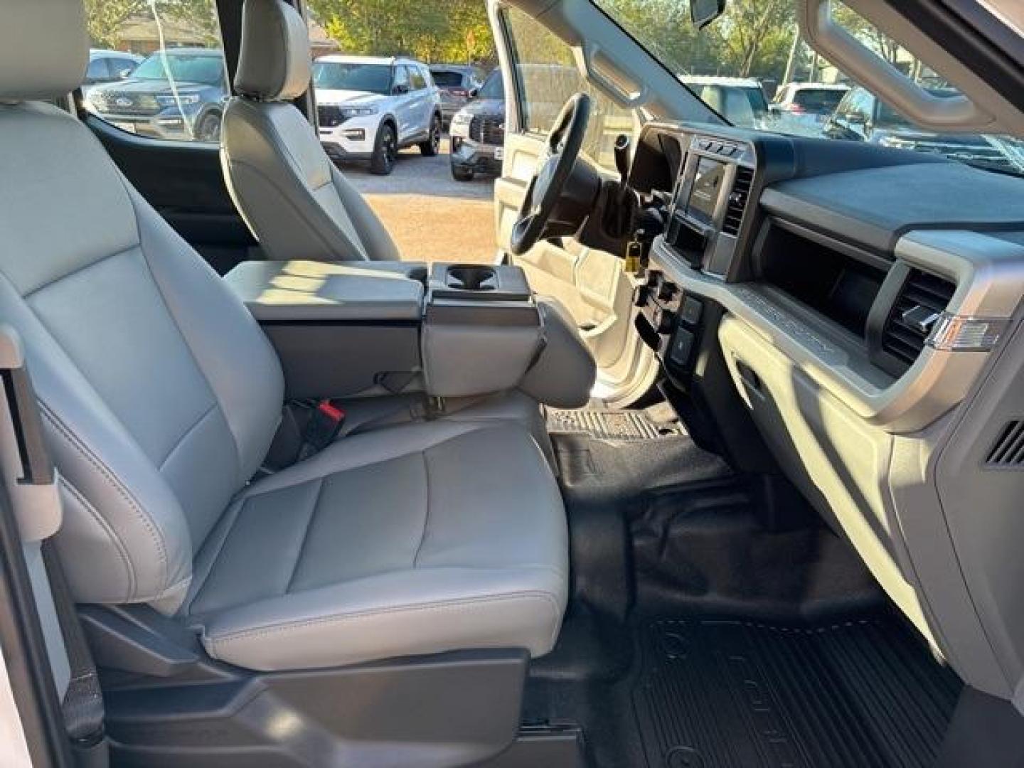 2024 Oxford White Ford F-250SD XL (1FT7X2AA7RE) with an 6.8L V8 engine, Automatic transmission, located at 1105 E Mulberry, Kaufman, TX, 75142, (972) 962-2151, 32.589550, -96.300926 - Oxford White 2024 Ford F-250SD 4D Extended Cab XL RWD 10-Speed Automatic 6.8L V8<br><br><br>Please call Paul Murrey Ford Inc. In Kaufman Texas A Family Dealership Since 1952 Serving the Dallas Fort Worth and East Texas areas for over 70 years. Please call 972-962-2151 www.murreyford.com www.usedcars - Photo#18