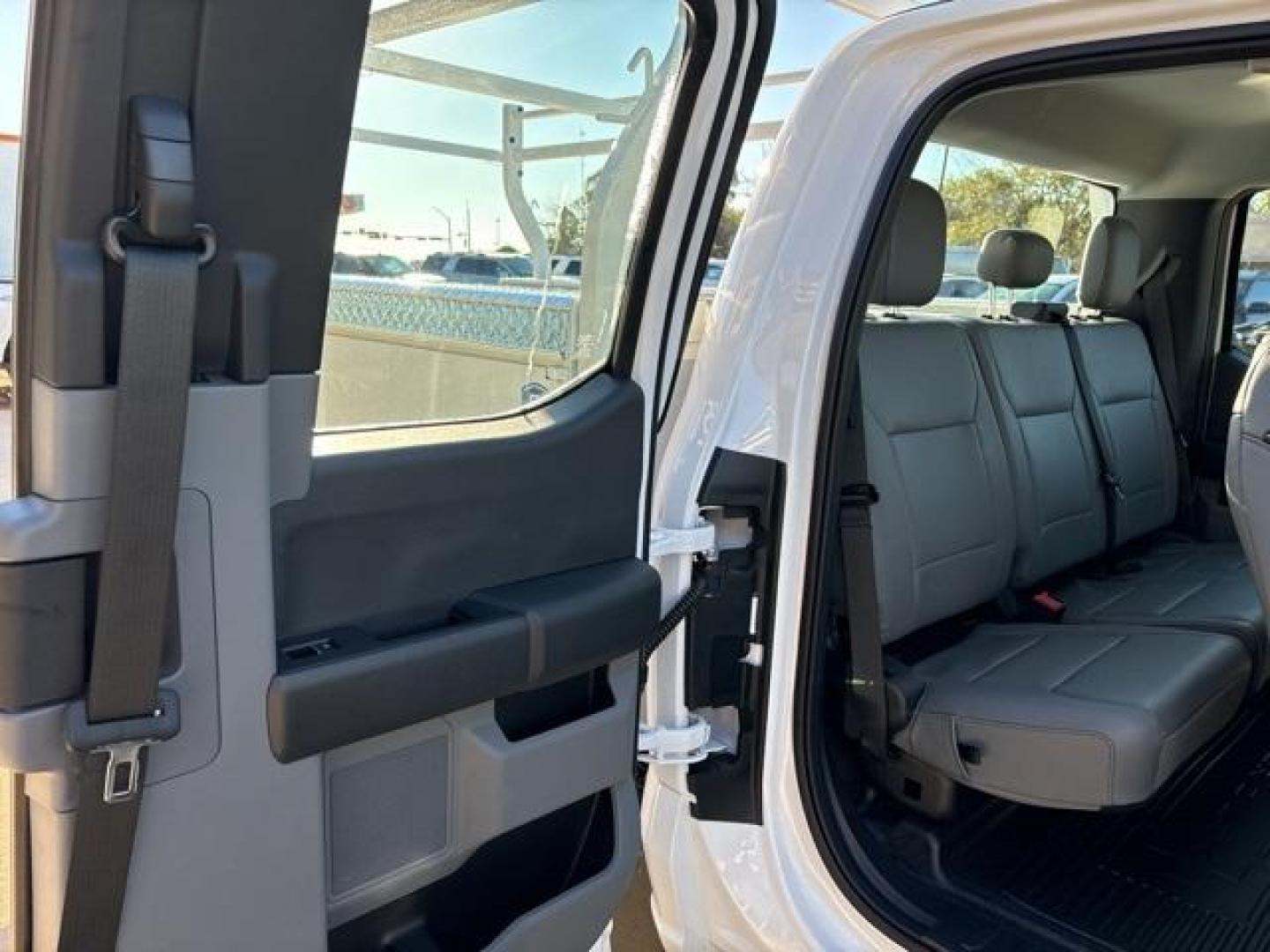 2024 Oxford White Ford F-250SD XL (1FT7X2AA7RE) with an 6.8L V8 engine, Automatic transmission, located at 1105 E Mulberry, Kaufman, TX, 75142, (972) 962-2151, 32.589550, -96.300926 - Oxford White 2024 Ford F-250SD 4D Extended Cab XL RWD 10-Speed Automatic 6.8L V8<br><br><br>Please call Paul Murrey Ford Inc. In Kaufman Texas A Family Dealership Since 1952 Serving the Dallas Fort Worth and East Texas areas for over 70 years. Please call 972-962-2151 www.murreyford.com www.usedcars - Photo#20