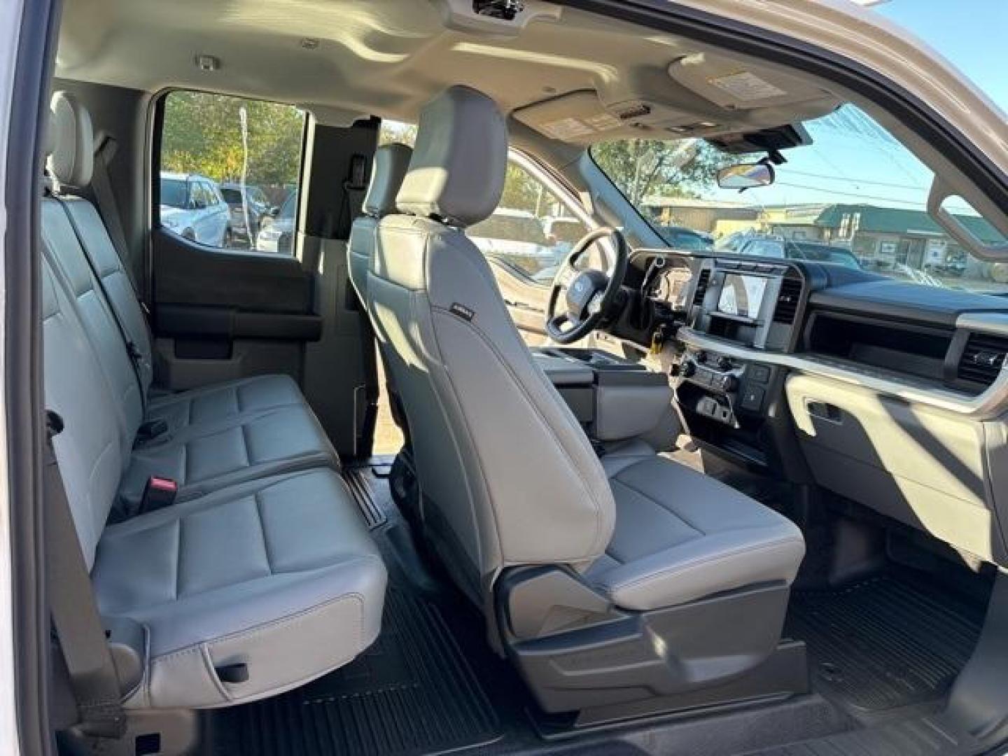2024 Oxford White Ford F-250SD XL (1FT7X2AA7RE) with an 6.8L V8 engine, Automatic transmission, located at 1105 E Mulberry, Kaufman, TX, 75142, (972) 962-2151, 32.589550, -96.300926 - Oxford White 2024 Ford F-250SD 4D Extended Cab XL RWD 10-Speed Automatic 6.8L V8<br><br><br>Please call Paul Murrey Ford Inc. In Kaufman Texas A Family Dealership Since 1952 Serving the Dallas Fort Worth and East Texas areas for over 70 years. Please call 972-962-2151 www.murreyford.com www.usedcars - Photo#22