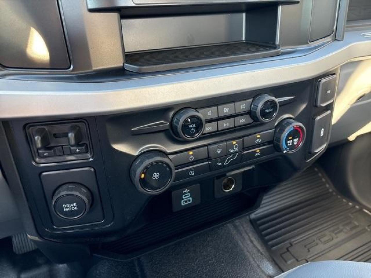 2024 Oxford White Ford F-250SD XL (1FT7X2AA7RE) with an 6.8L V8 engine, Automatic transmission, located at 1105 E Mulberry, Kaufman, TX, 75142, (972) 962-2151, 32.589550, -96.300926 - Oxford White 2024 Ford F-250SD 4D Extended Cab XL RWD 10-Speed Automatic 6.8L V8<br><br><br>Please call Paul Murrey Ford Inc. In Kaufman Texas A Family Dealership Since 1952 Serving the Dallas Fort Worth and East Texas areas for over 70 years. Please call 972-962-2151 www.murreyford.com www.usedcars - Photo#26