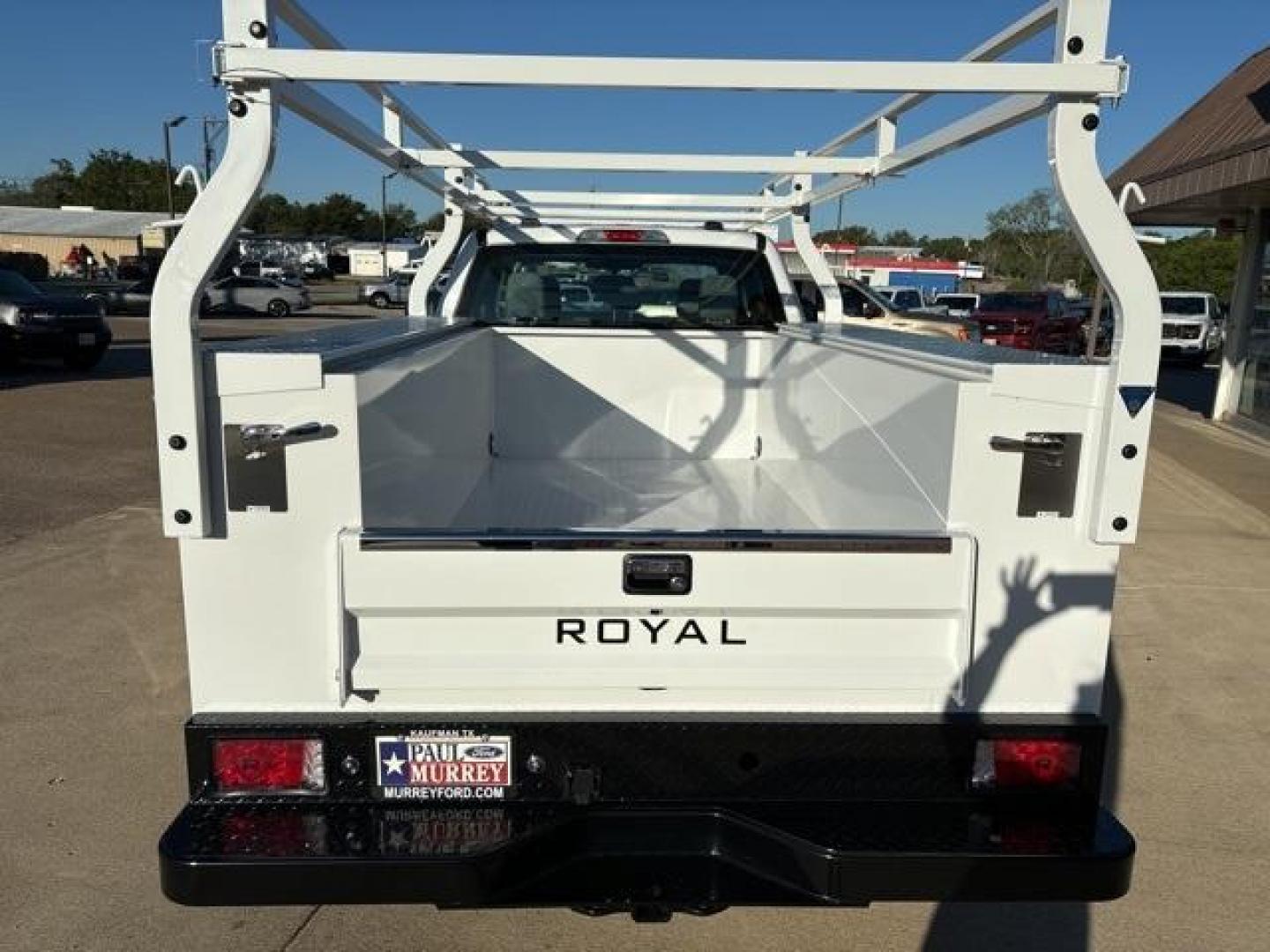 2024 Oxford White Ford F-250SD XL (1FT7X2AA7RE) with an 6.8L V8 engine, Automatic transmission, located at 1105 E Mulberry, Kaufman, TX, 75142, (972) 962-2151, 32.589550, -96.300926 - Oxford White 2024 Ford F-250SD 4D Extended Cab XL RWD 10-Speed Automatic 6.8L V8<br><br><br>Please call Paul Murrey Ford Inc. In Kaufman Texas A Family Dealership Since 1952 Serving the Dallas Fort Worth and East Texas areas for over 70 years. Please call 972-962-2151 www.murreyford.com www.usedcars - Photo#4
