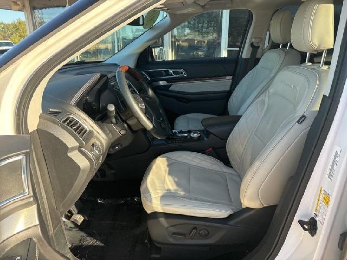2019 White Platinum /Ebony Black Ford Explorer Platinum (1FM5K8HT0KG) with an 3.5L V6 engine, Automatic transmission, located at 1105 E Mulberry, Kaufman, TX, 75142, (972) 962-2151, 32.589550, -96.300926 - White Platinum 2019 Ford Explorer 4D Sport Utility Platinum 4WD 6-Speed Automatic with Select-Shift 3.5L V6 4WD.<br><br><br>Please call Paul Murrey Ford Inc. In Kaufman Texas A Family Dealership Since 1952 Serving the Dallas Fort Worth and East Texas areas for over 70 years. Please call 972-962-2151 - Photo#9