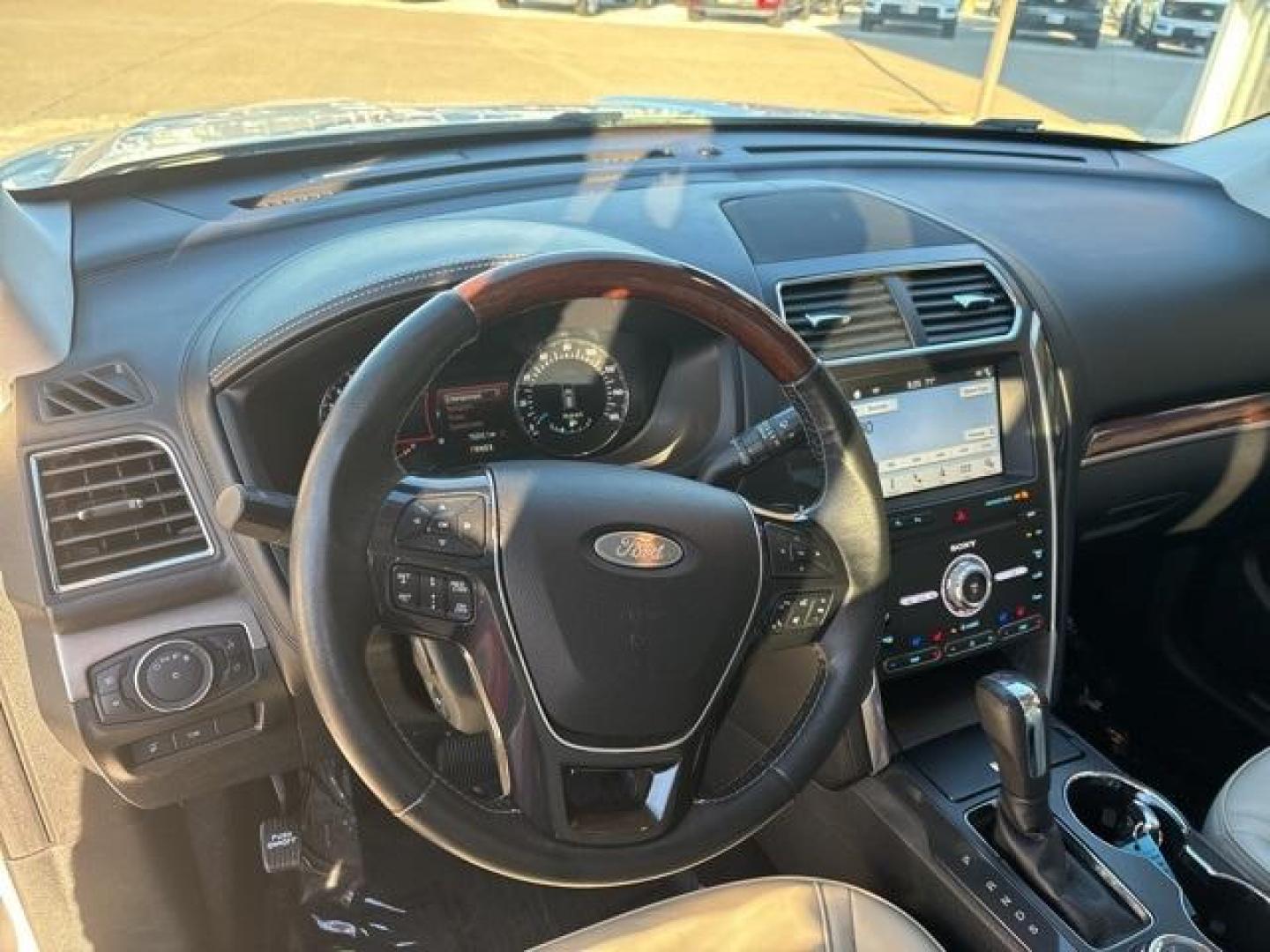 2019 White Platinum /Ebony Black Ford Explorer Platinum (1FM5K8HT0KG) with an 3.5L V6 engine, Automatic transmission, located at 1105 E Mulberry, Kaufman, TX, 75142, (972) 962-2151, 32.589550, -96.300926 - White Platinum 2019 Ford Explorer 4D Sport Utility Platinum 4WD 6-Speed Automatic with Select-Shift 3.5L V6 4WD.<br><br><br>Please call Paul Murrey Ford Inc. In Kaufman Texas A Family Dealership Since 1952 Serving the Dallas Fort Worth and East Texas areas for over 70 years. Please call 972-962-2151 - Photo#13