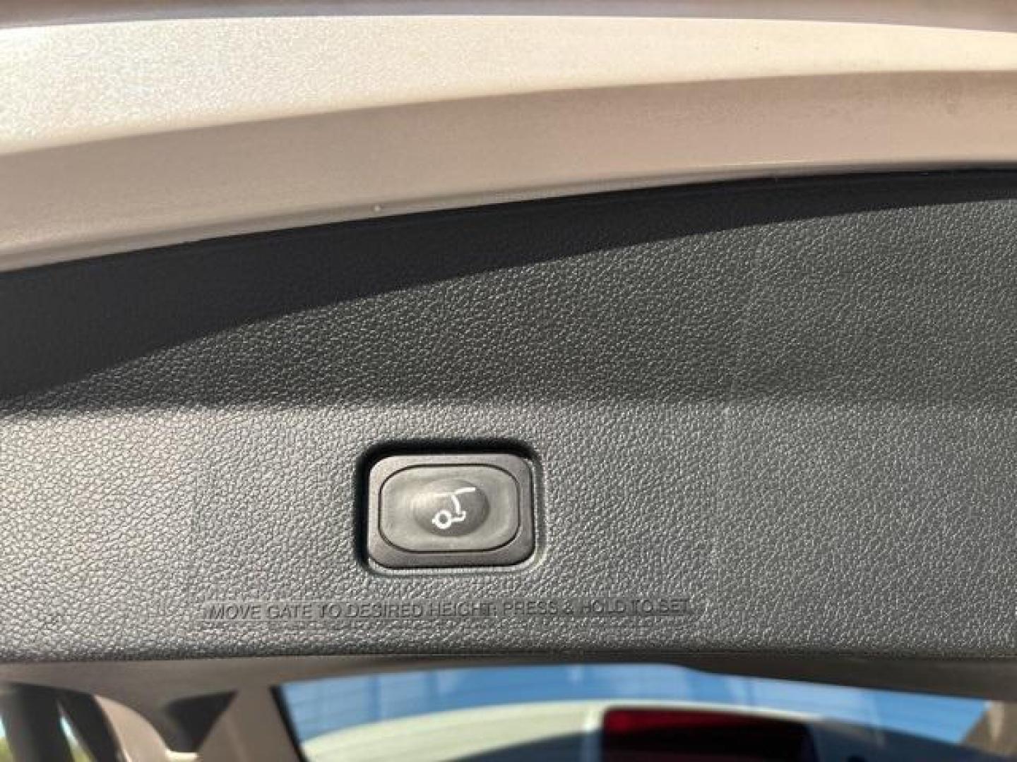 2019 White Platinum /Ebony Black Ford Explorer Platinum (1FM5K8HT0KG) with an 3.5L V6 engine, Automatic transmission, located at 1105 E Mulberry, Kaufman, TX, 75142, (972) 962-2151, 32.589550, -96.300926 - White Platinum 2019 Ford Explorer 4D Sport Utility Platinum 4WD 6-Speed Automatic with Select-Shift 3.5L V6 4WD.<br><br><br>Please call Paul Murrey Ford Inc. In Kaufman Texas A Family Dealership Since 1952 Serving the Dallas Fort Worth and East Texas areas for over 70 years. Please call 972-962-2151 - Photo#17
