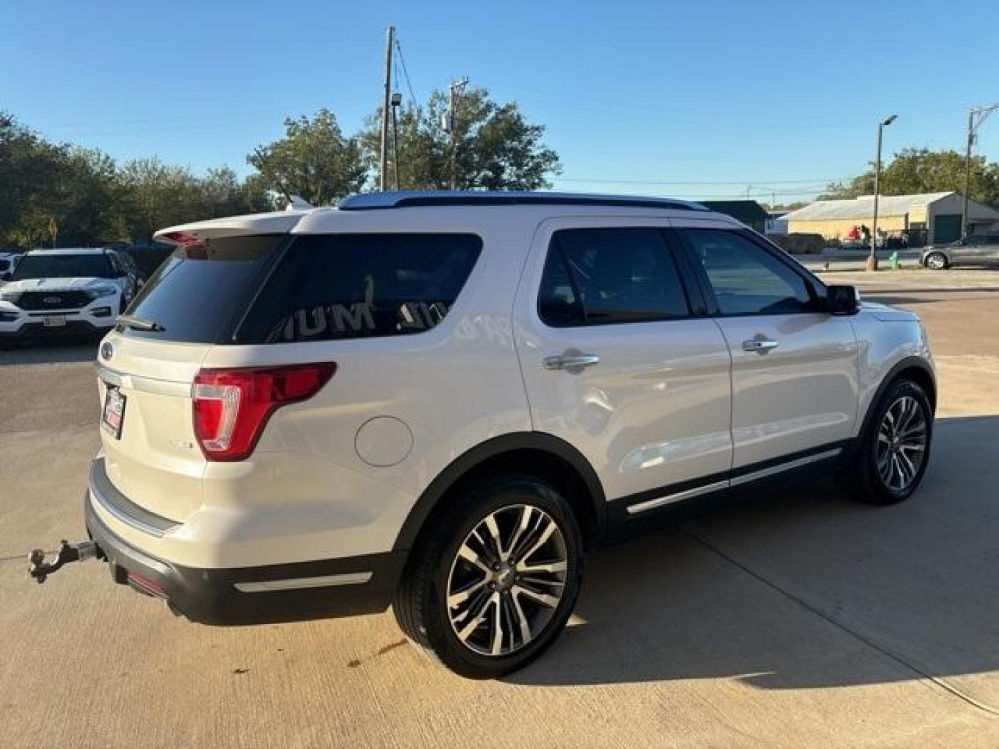 2019 White Platinum /Ebony Black Ford Explorer Platinum (1FM5K8HT0KG) with an 3.5L V6 engine, Automatic transmission, located at 1105 E Mulberry, Kaufman, TX, 75142, (972) 962-2151, 32.589550, -96.300926 - White Platinum 2019 Ford Explorer 4D Sport Utility Platinum 4WD 6-Speed Automatic with Select-Shift 3.5L V6 4WD.<br><br><br>Please call Paul Murrey Ford Inc. In Kaufman Texas A Family Dealership Since 1952 Serving the Dallas Fort Worth and East Texas areas for over 70 years. Please call 972-962-2151 - Photo#5