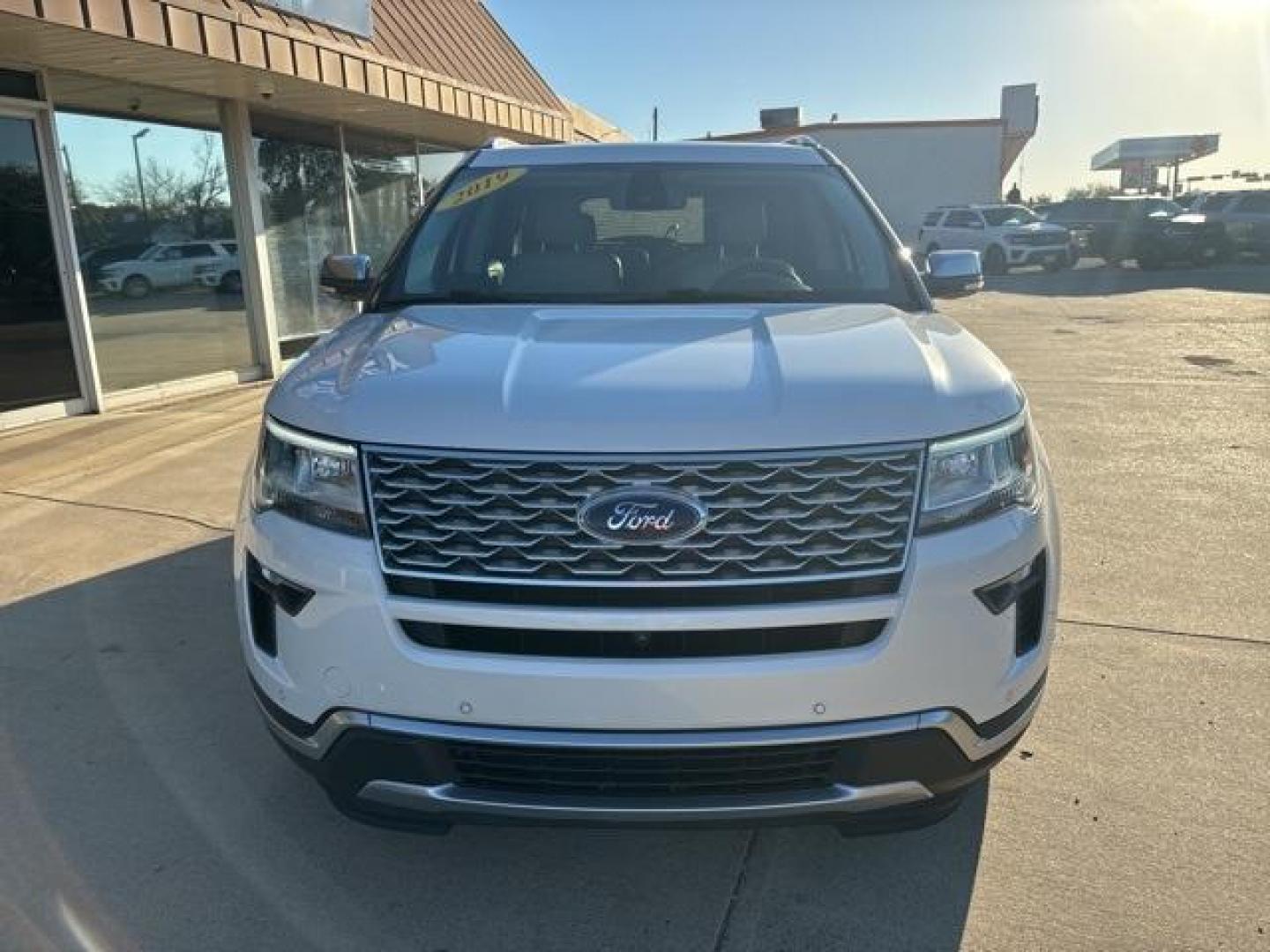 2019 White Platinum /Ebony Black Ford Explorer Platinum (1FM5K8HT0KG) with an 3.5L V6 engine, Automatic transmission, located at 1105 E Mulberry, Kaufman, TX, 75142, (972) 962-2151, 32.589550, -96.300926 - White Platinum 2019 Ford Explorer 4D Sport Utility Platinum 4WD 6-Speed Automatic with Select-Shift 3.5L V6 4WD.<br><br><br>Please call Paul Murrey Ford Inc. In Kaufman Texas A Family Dealership Since 1952 Serving the Dallas Fort Worth and East Texas areas for over 70 years. Please call 972-962-2151 - Photo#7