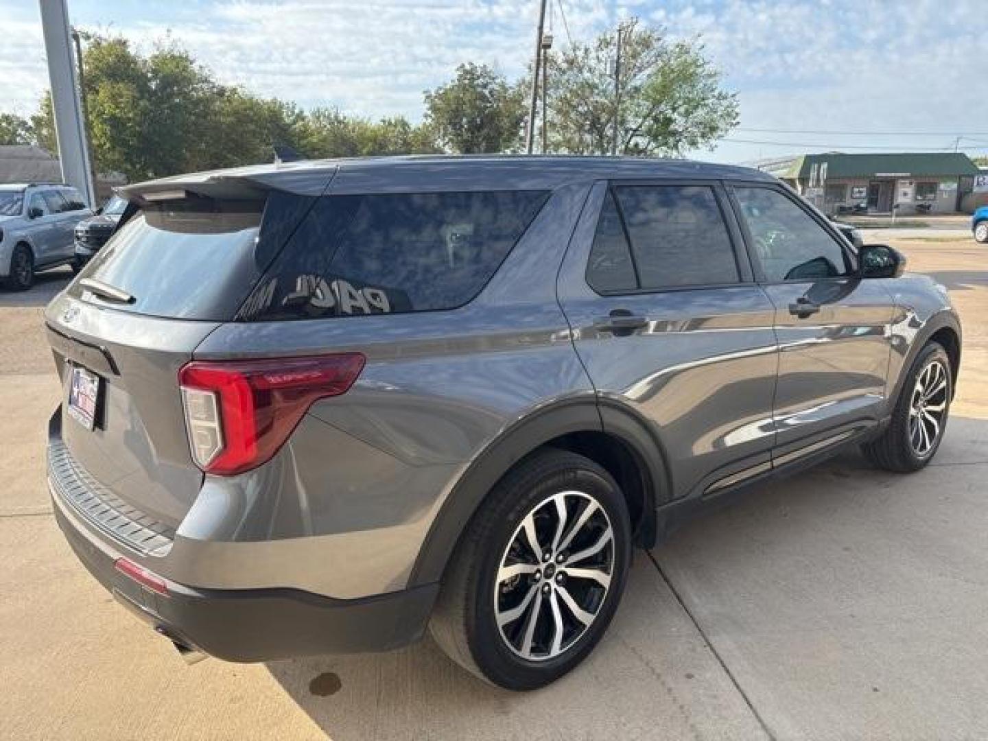 2022 Gray /Ebony Ford Explorer ST-Line (1FMSK7KH2NG) with an 2.3L EcoBoost I-4 engine, Automatic transmission, located at 1105 E Mulberry, Kaufman, TX, 75142, (972) 962-2151, 32.589550, -96.300926 - Photo#5