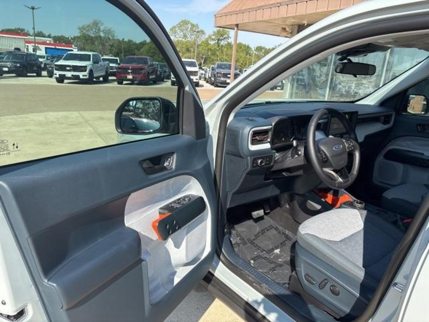 2024 Cactus Gray /Navy Pier Ford Maverick XLT (3FTTW8H31RR) with an 2.5L I-4 Hybrid engine, CVT transmission, located at 1105 E Mulberry, Kaufman, TX, 75142, (972) 962-2151, 32.589550, -96.300926 - Cactus Gray 2024 Ford Maverick 4D Crew Cab XLT FWD CVT 2.5L I-4 Hybrid 2.5L I-4 Hybrid.<br><br>42/33 City/Highway MPG<br><br><br>Please call Paul Murrey Ford Inc. In Kaufman Texas A Family Dealership Since 1952 Serving the Dallas Fort Worth and East Texas areas for over 70 years. Please call 972-962 - Photo#10