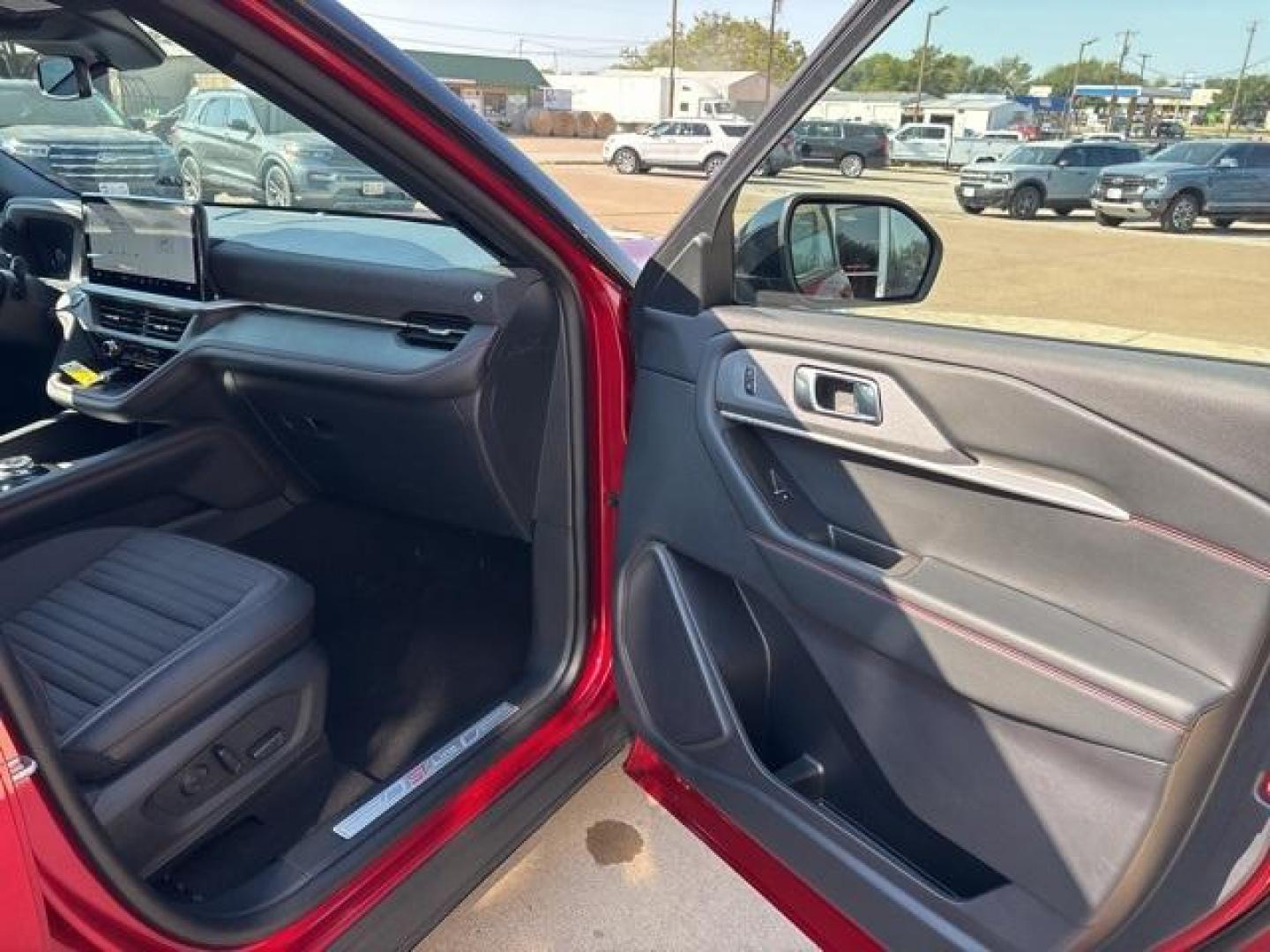 2025 Red Metallic /Onyx Ford Explorer ST-Line (1FMUK7KHXSG) with an 2.3L EcoBoost I-4 engine, Automatic transmission, located at 1105 E Mulberry, Kaufman, TX, 75142, (972) 962-2151, 32.589550, -96.300926 - Red Metallic 2025 Ford Explorer 4D Sport Utility ST-Line RWD 10-Speed Automatic 2.3L EcoBoost I-4<br><br>20/29 City/Highway MPG<br><br><br>Please call Paul Murrey Ford Inc. In Kaufman Texas A Family Dealership Since 1952 Serving the Dallas Fort Worth and East Texas areas for over 70 years. Please ca - Photo#18